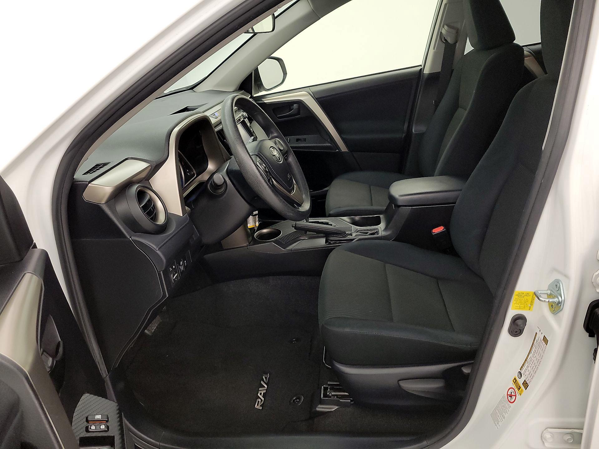 Thumbnail: 2015 Toyota RAV4 - 11