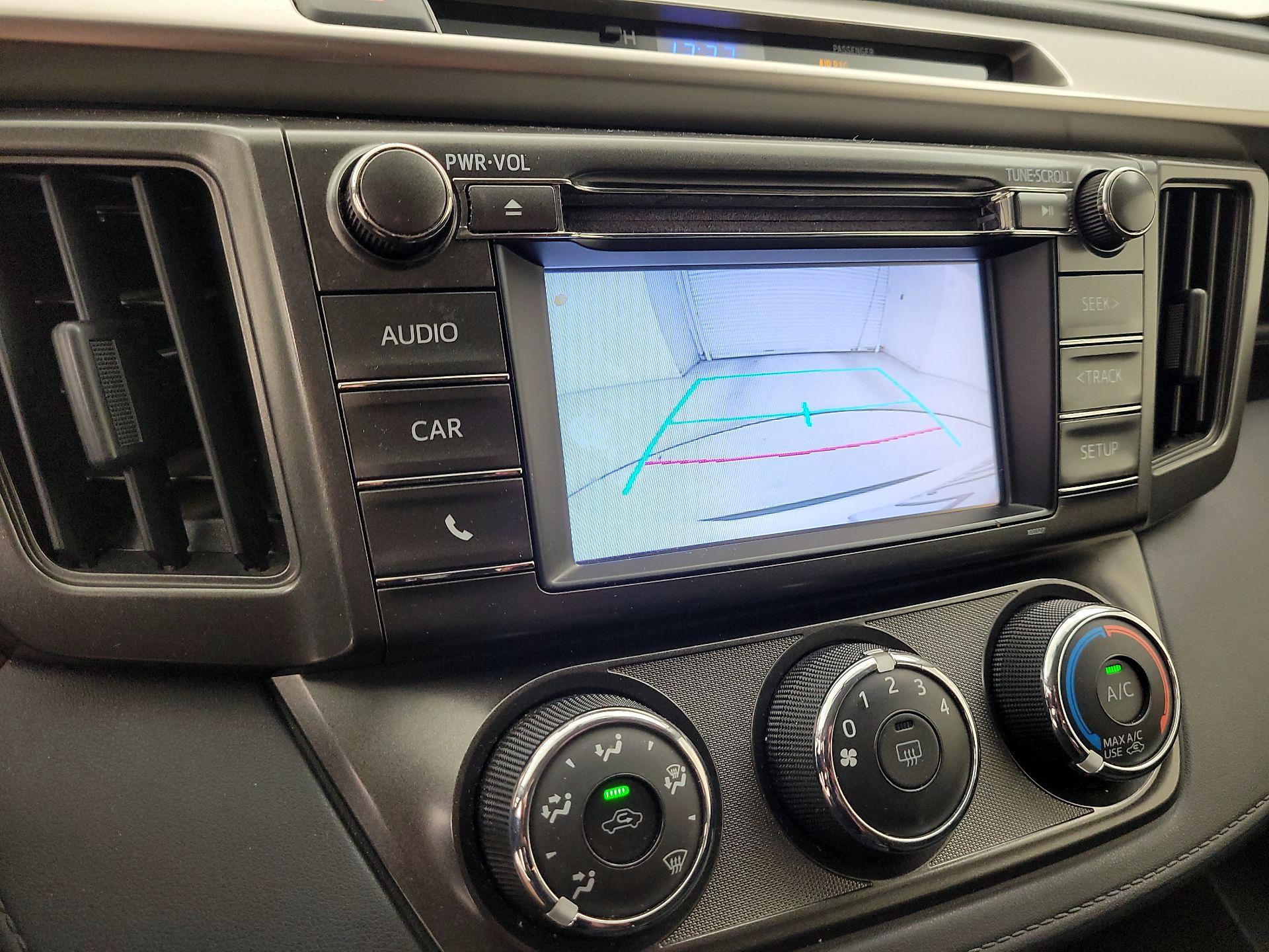 Thumbnail: 2015 Toyota RAV4 - 14