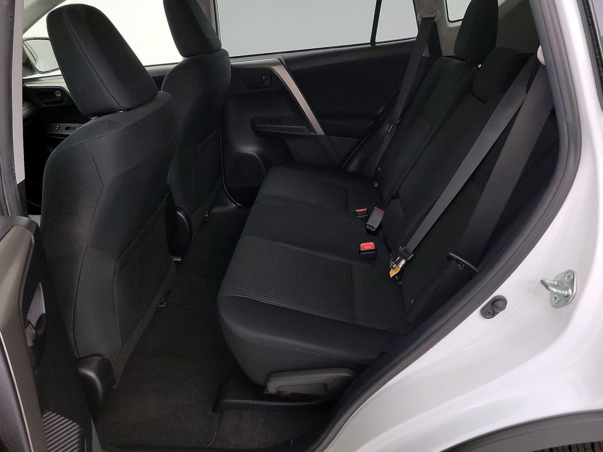 Thumbnail: 2015 Toyota RAV4 - 19