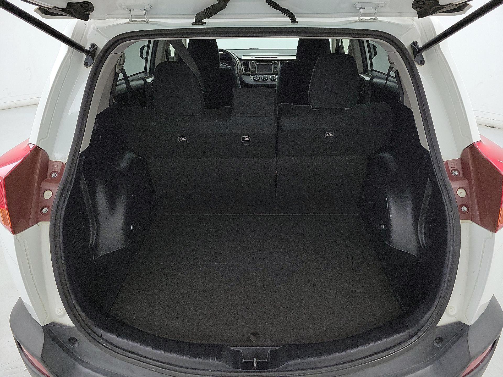 Thumbnail: 2015 Toyota RAV4 - 20