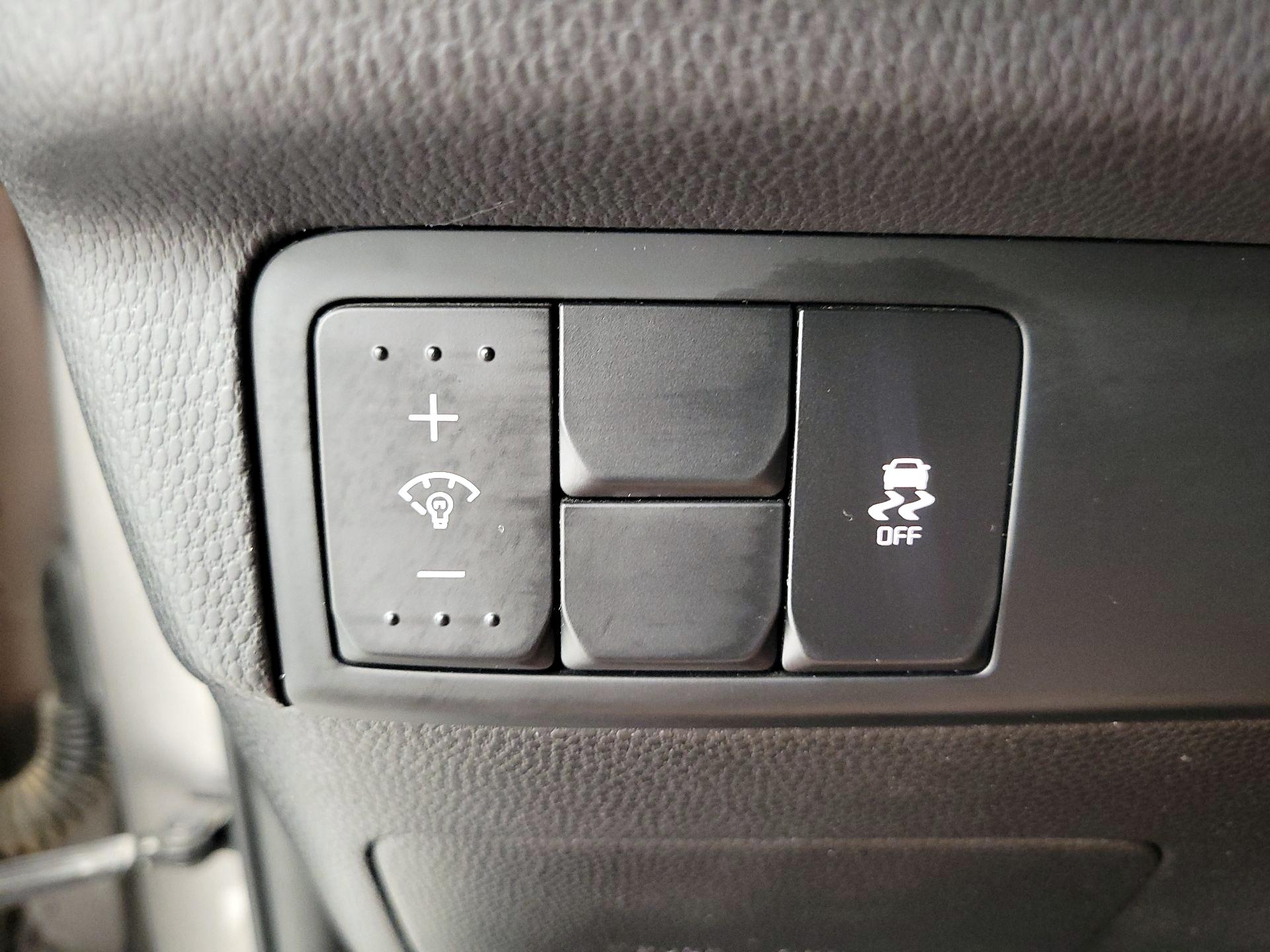 Thumbnail: 2014 Kia Soul - 13