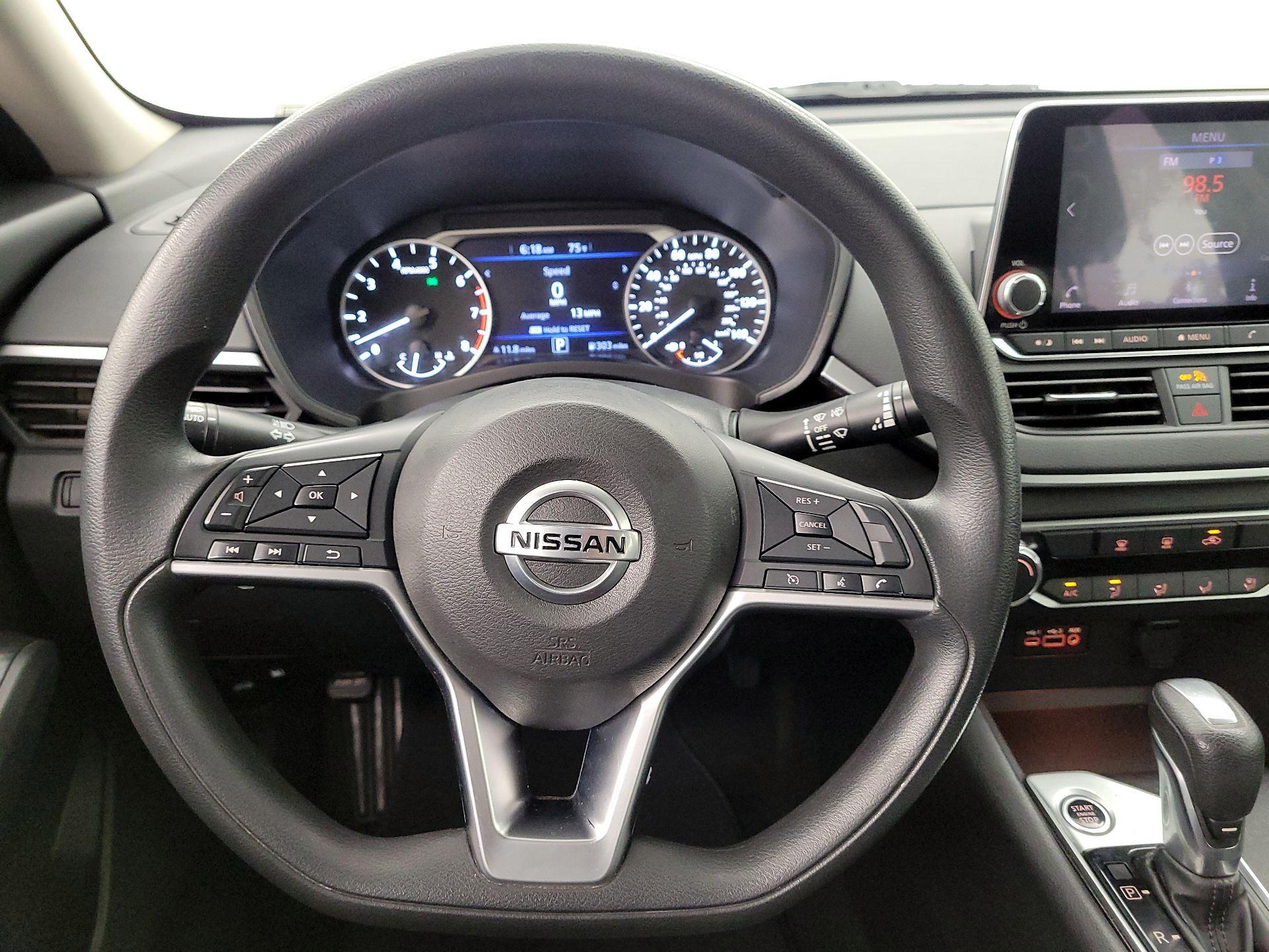 Thumbnail: 2019 Nissan Altima - 10