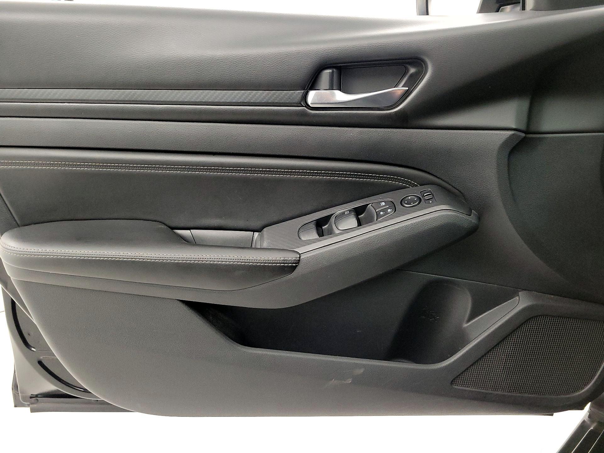 Thumbnail: 2019 Nissan Altima - 12