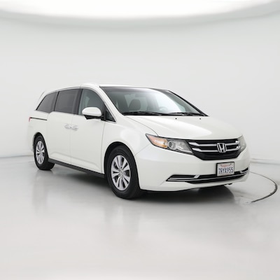 White 2016 Honda Odyssey SE