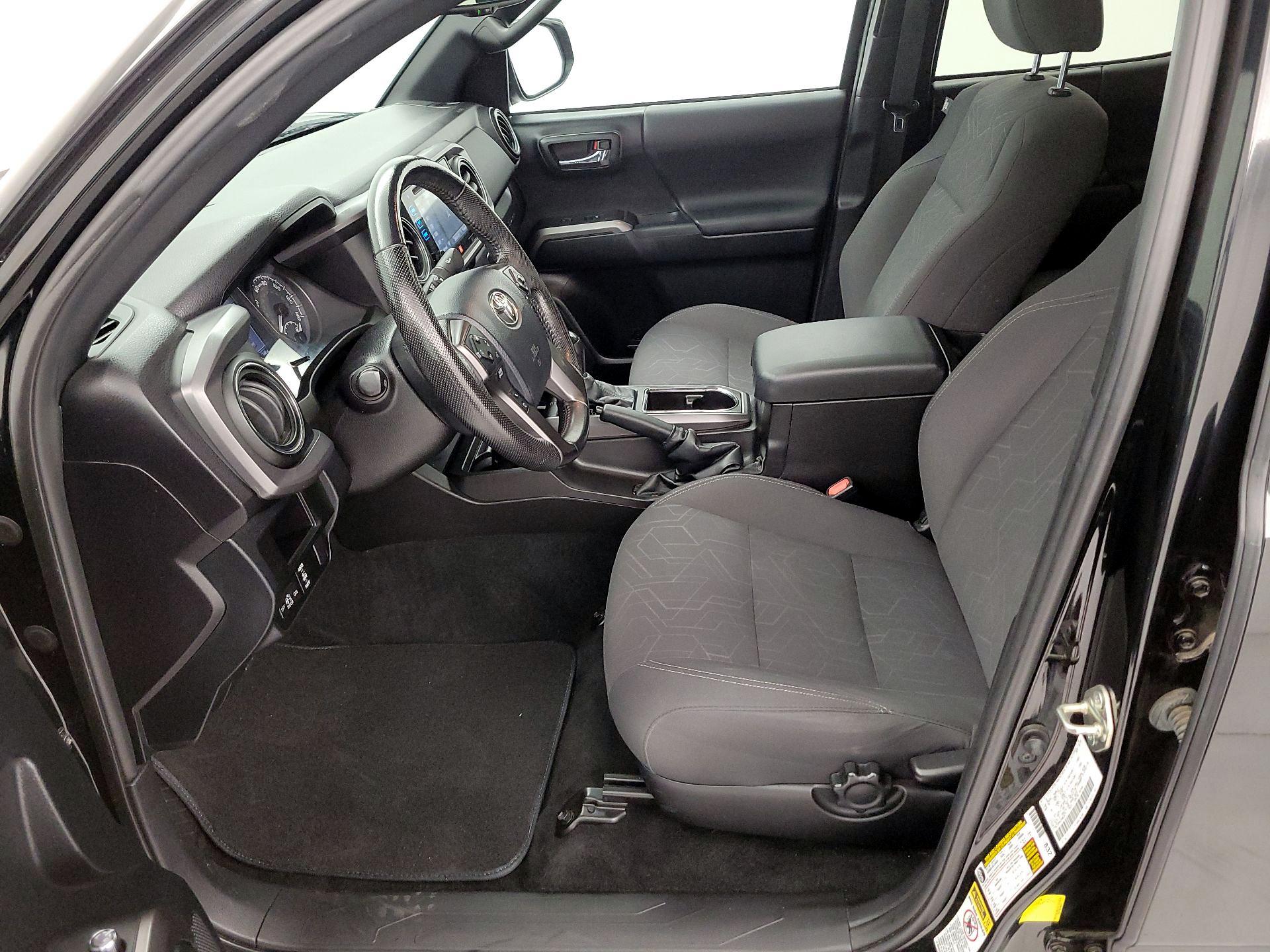 Thumbnail: 2016 Toyota Tacoma - 11