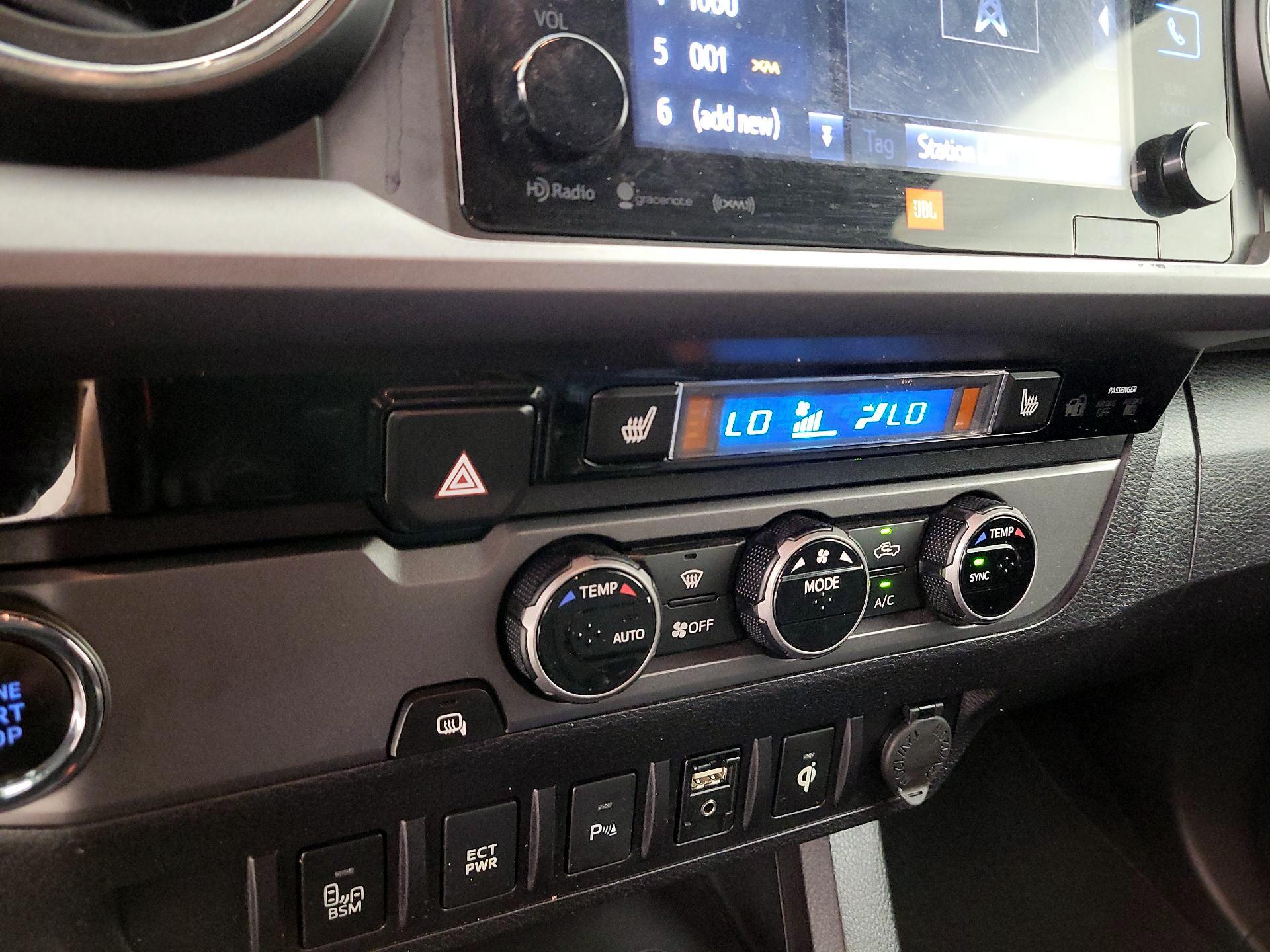 Thumbnail: 2016 Toyota Tacoma - 16