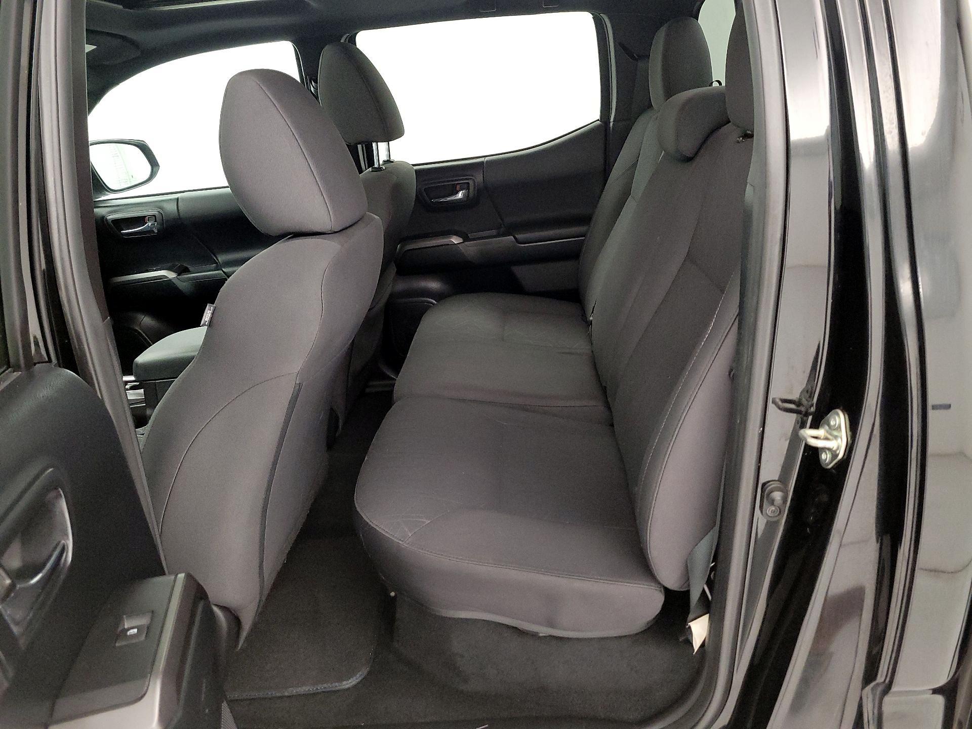 Thumbnail: 2016 Toyota Tacoma - 20
