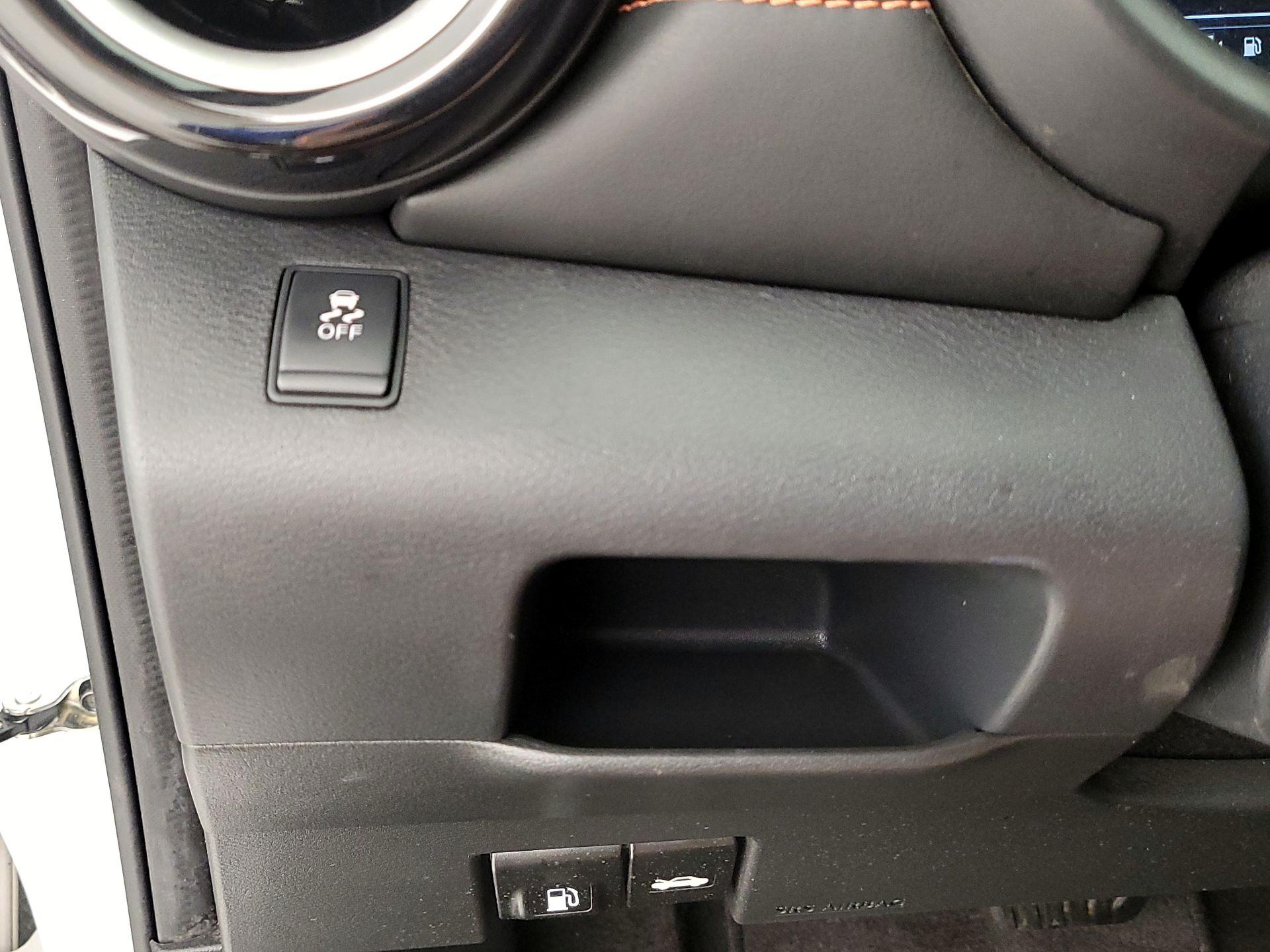 Thumbnail: 2019 Nissan Kicks - 13