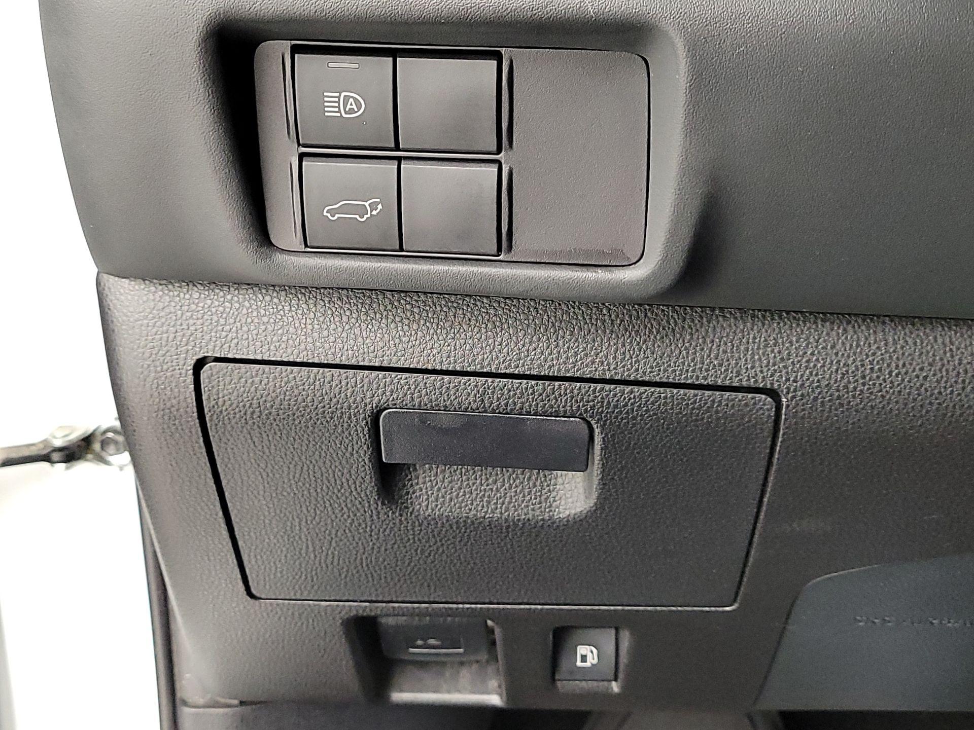 Thumbnail: 2022 Toyota Highlander - 13