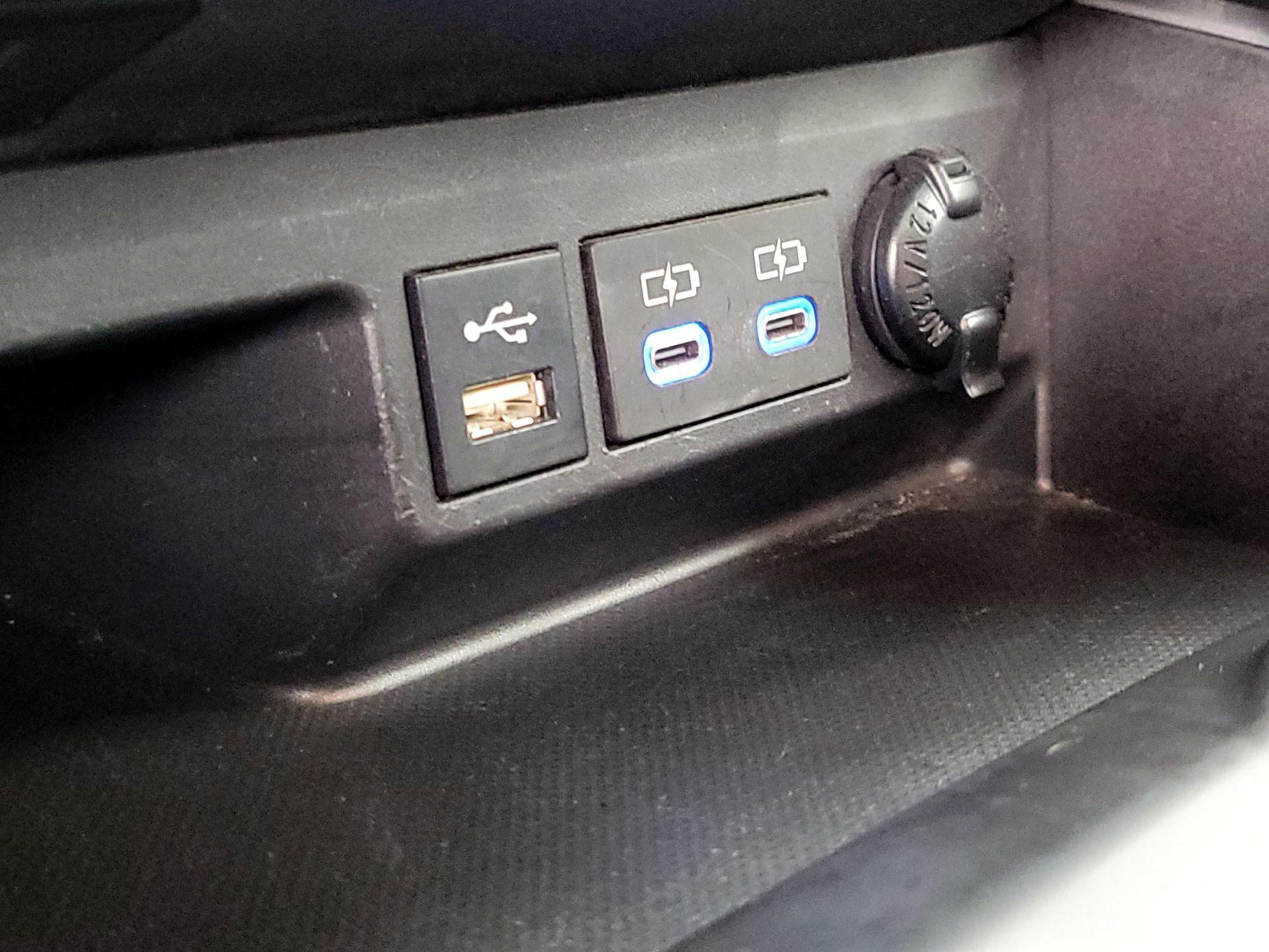 Thumbnail: 2022 Toyota Highlander - 19