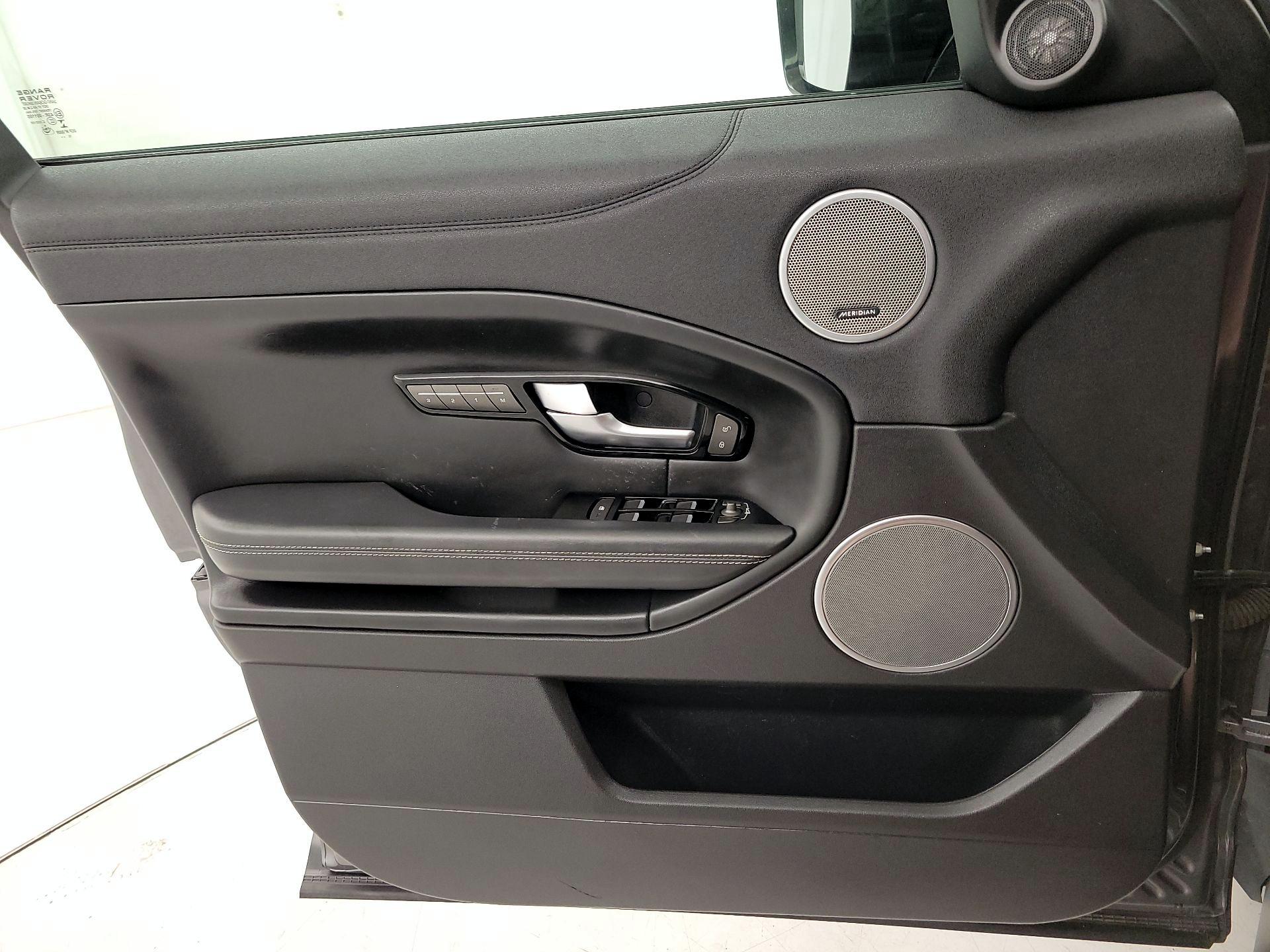 Thumbnail: 2017 Land Rover Range Rover Evoque - 12