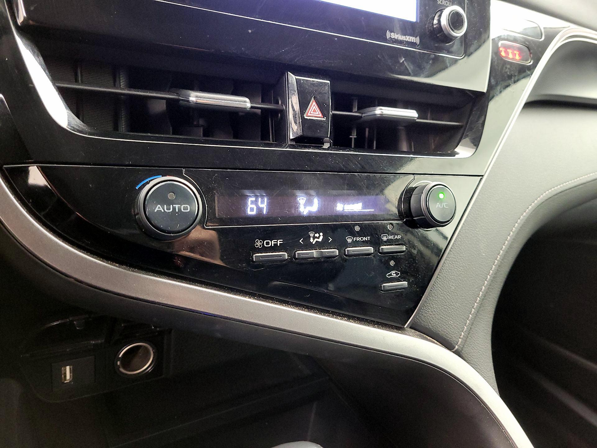 Thumbnail: 2021 Toyota Camry - 16