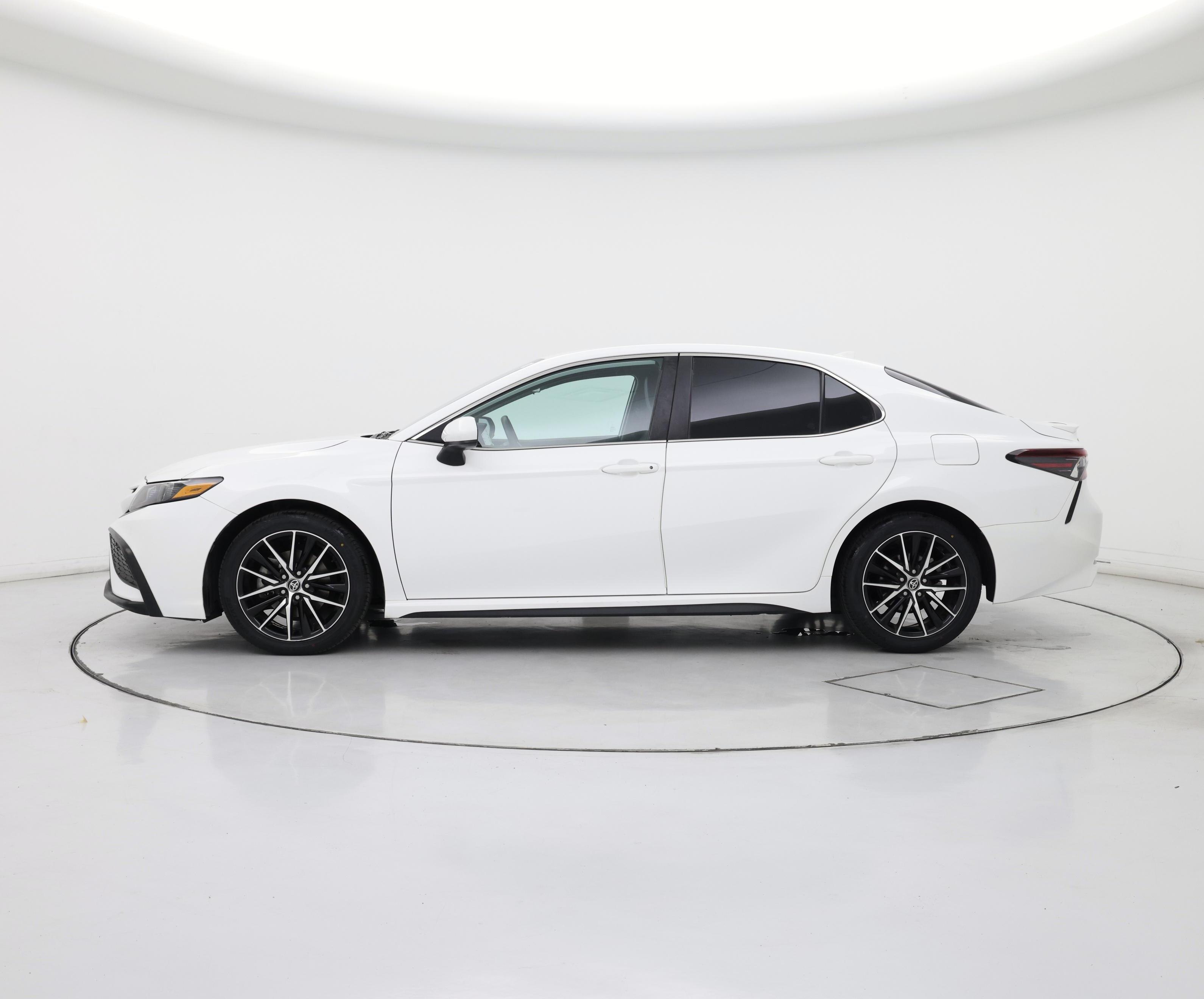 Thumbnail: 2021 Toyota Camry - 3