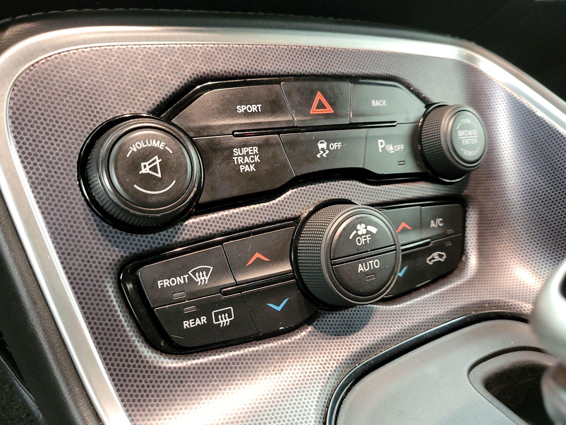 Thumbnail: 2015 Dodge Challenger - 16