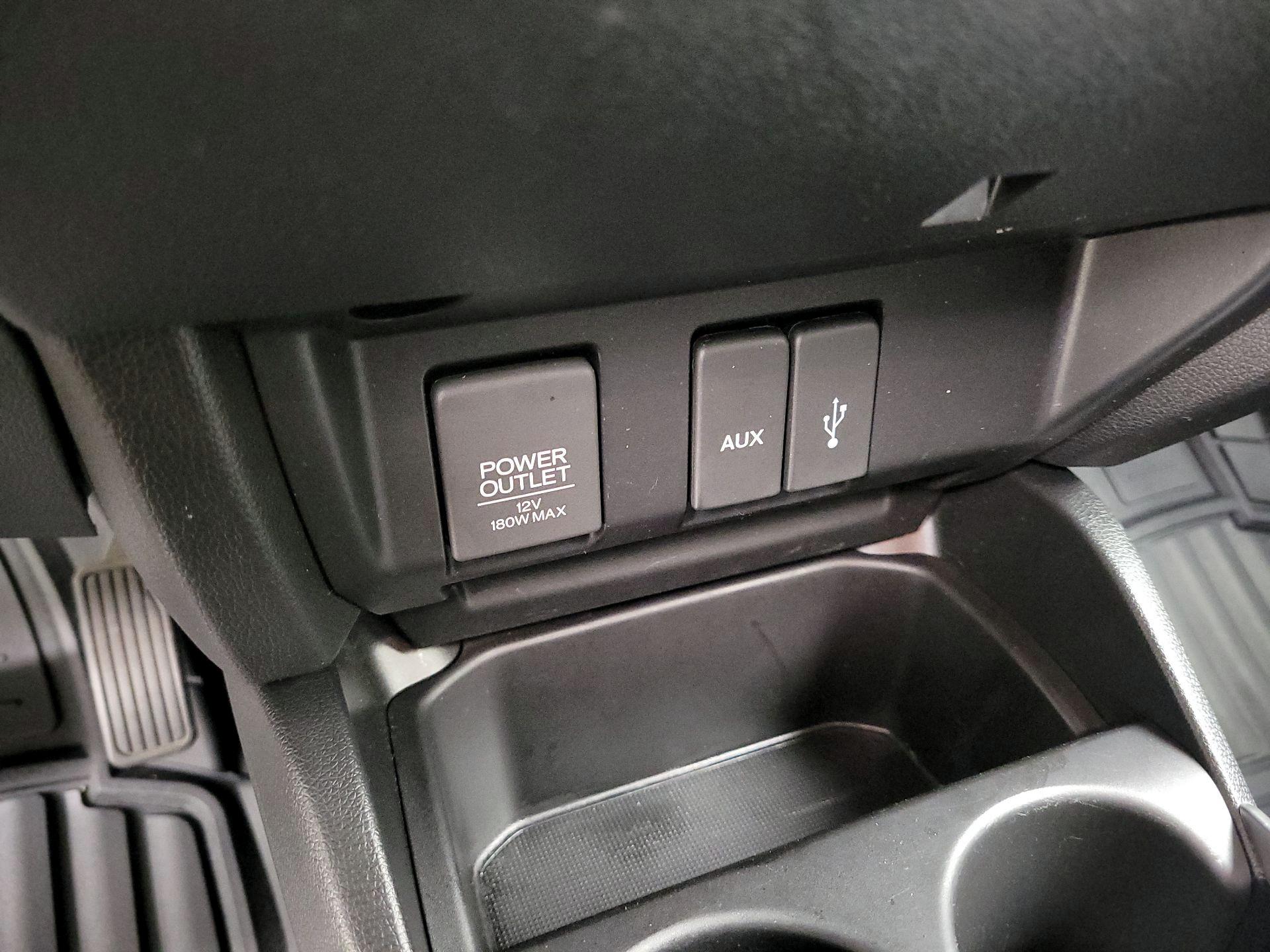 Thumbnail: 2016 Honda Fit - 18