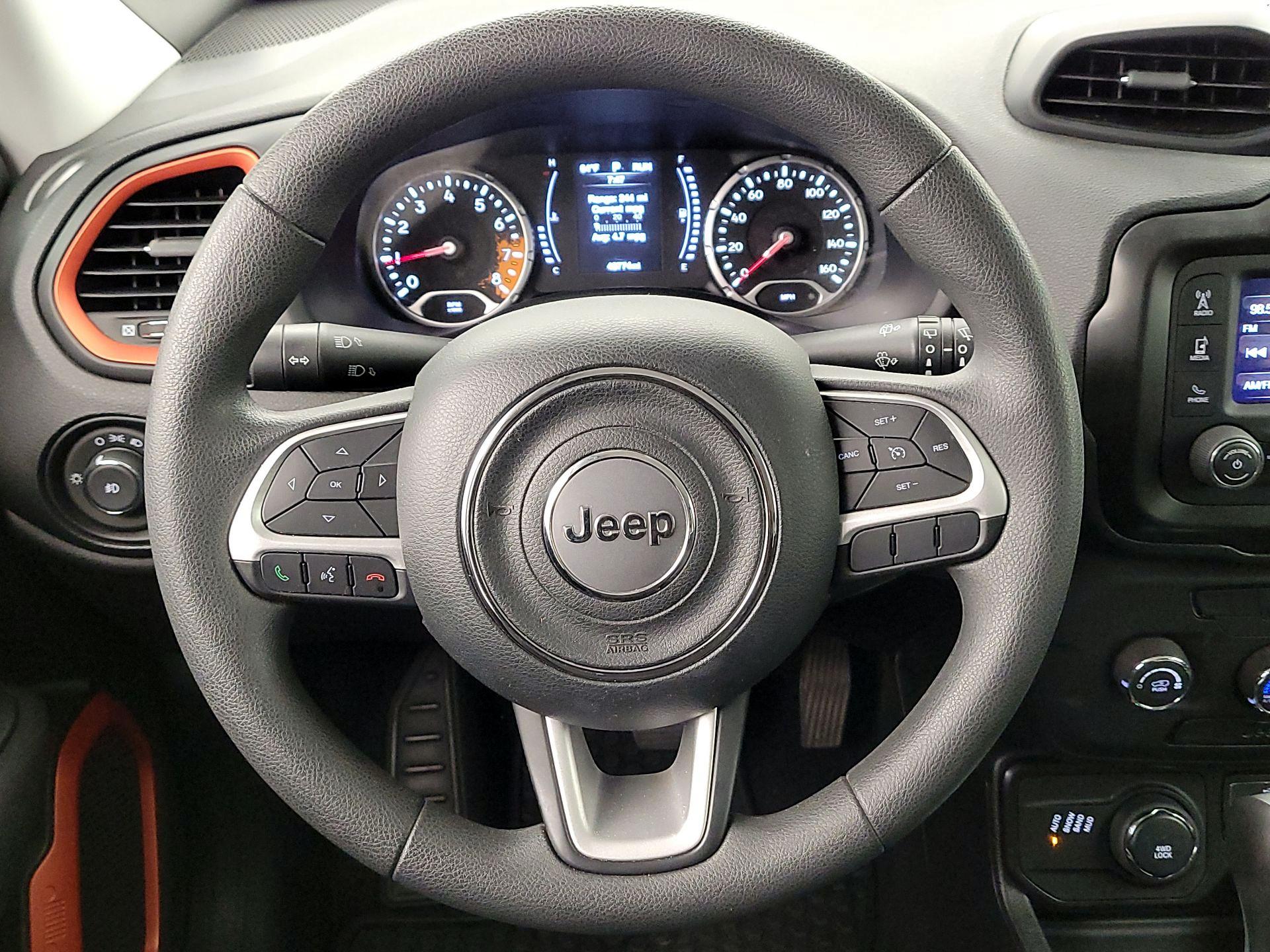 Thumbnail: 2018 Jeep Renegade - 10