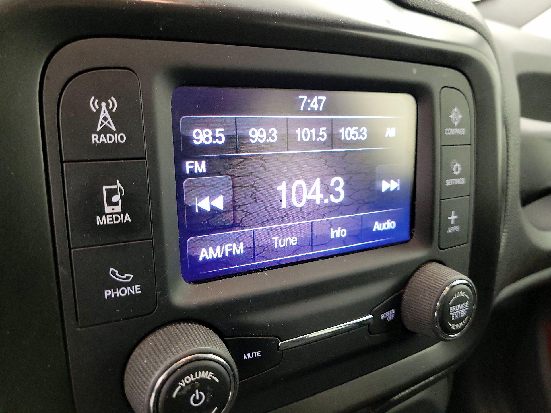 Thumbnail: 2018 Jeep Renegade - 15