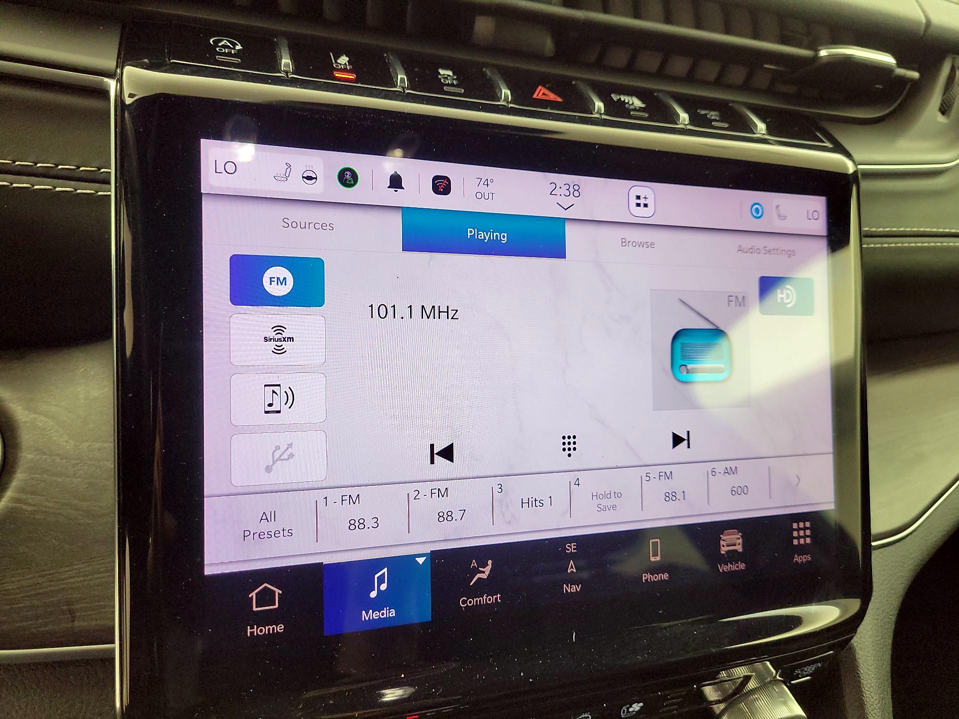 Thumbnail: 2022 Jeep Grand Cherokee L - 16