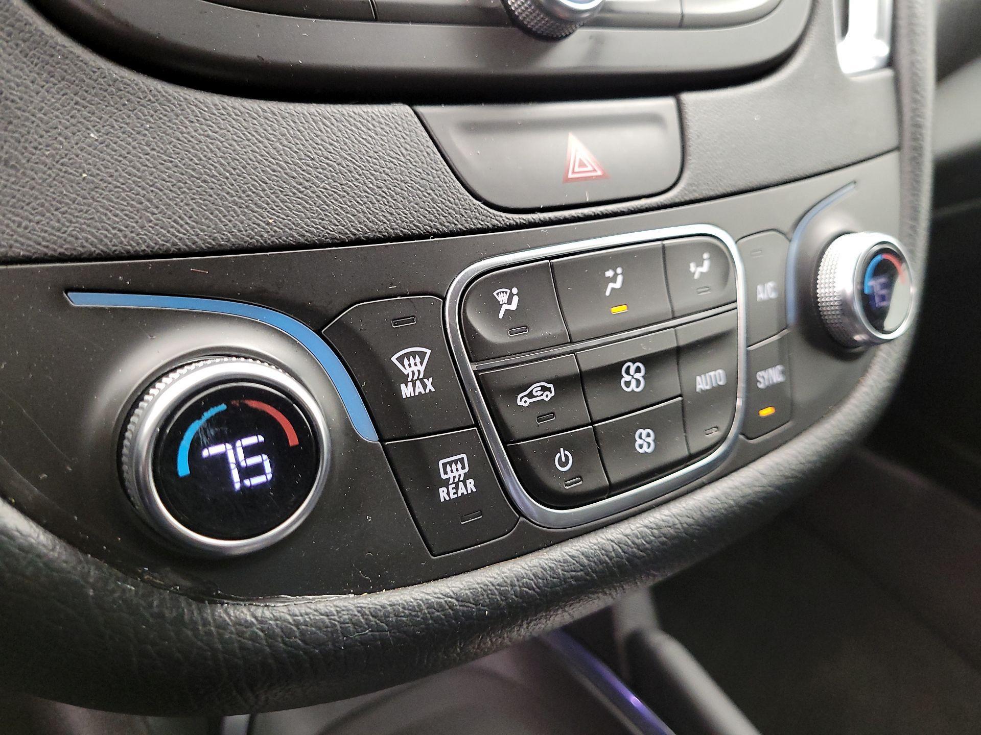 Thumbnail: 2018 Chevrolet Malibu - 17