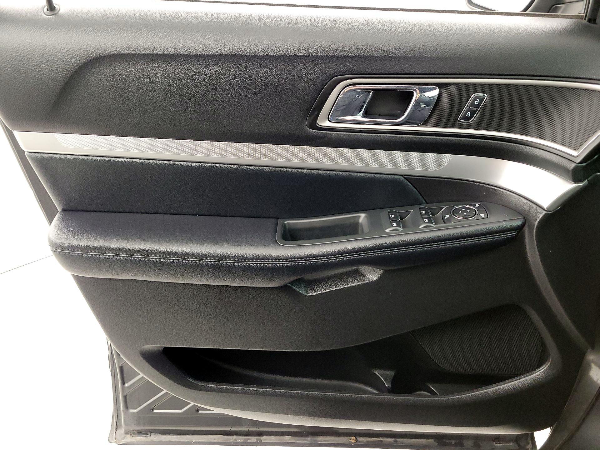 Thumbnail: 2017 Ford Explorer - 12