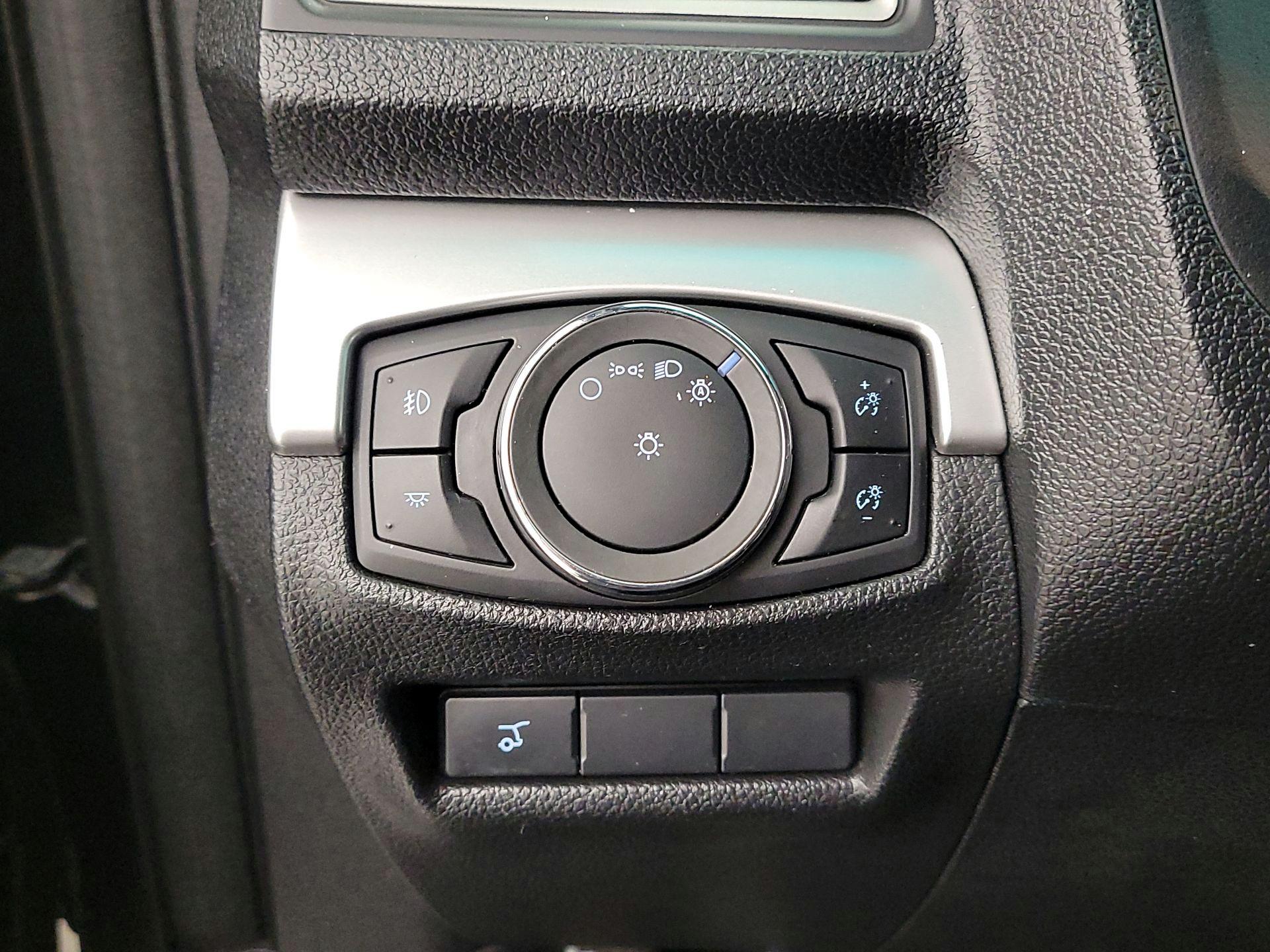 Thumbnail: 2017 Ford Explorer - 13