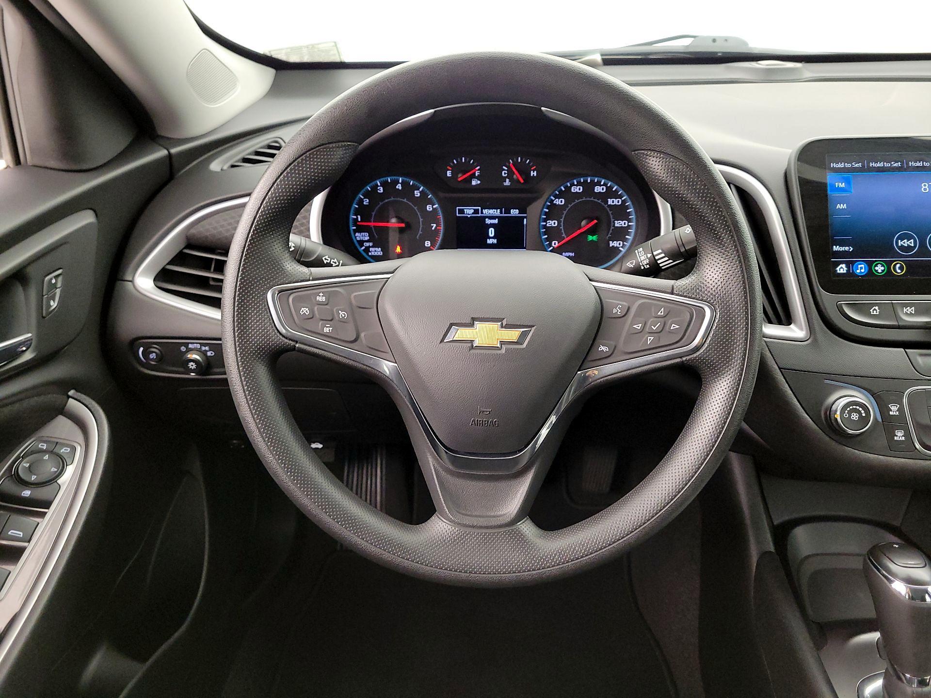 Thumbnail: 2020 Chevrolet Malibu - 10