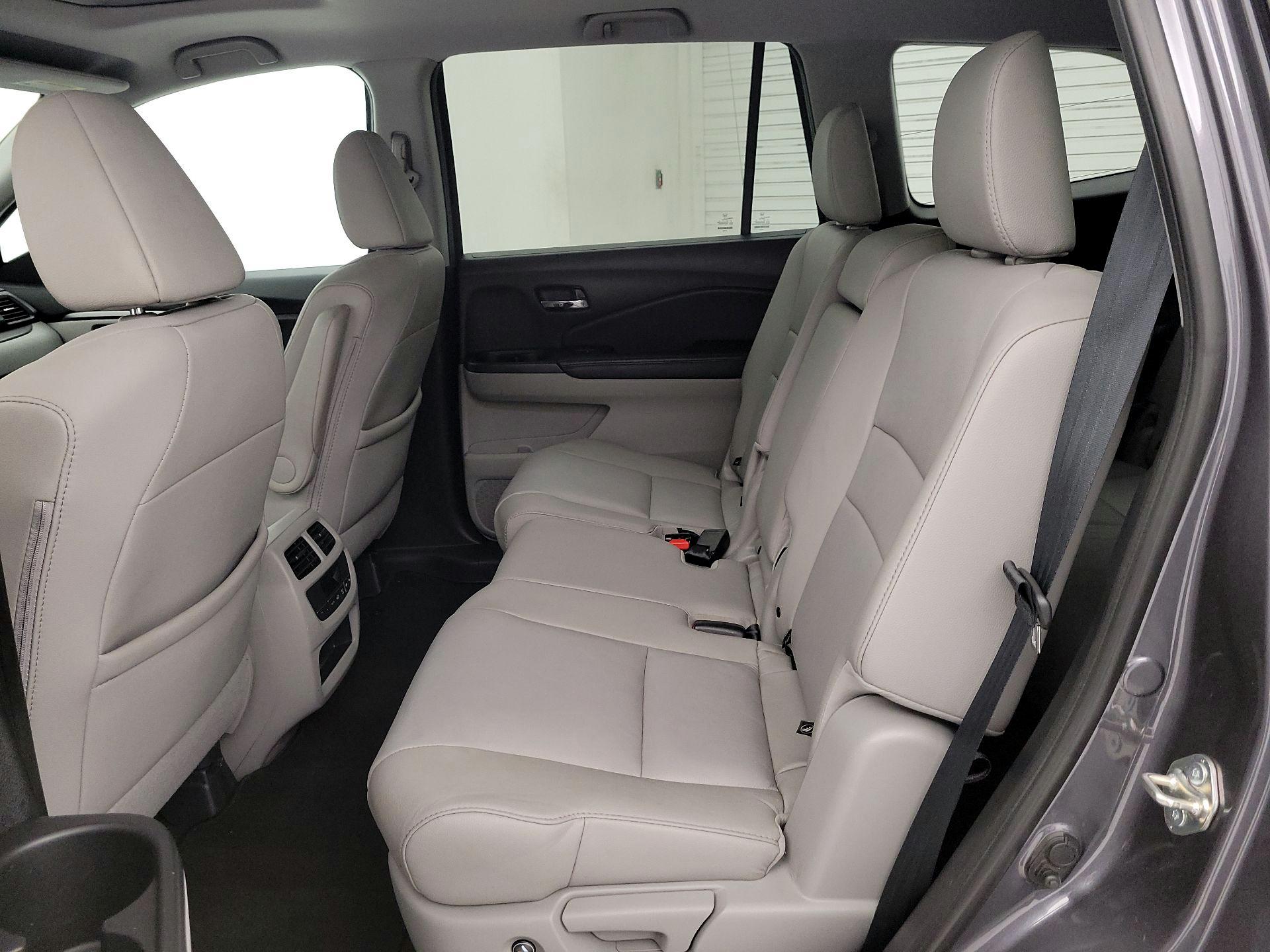 Thumbnail: 2018 Honda Pilot - 19