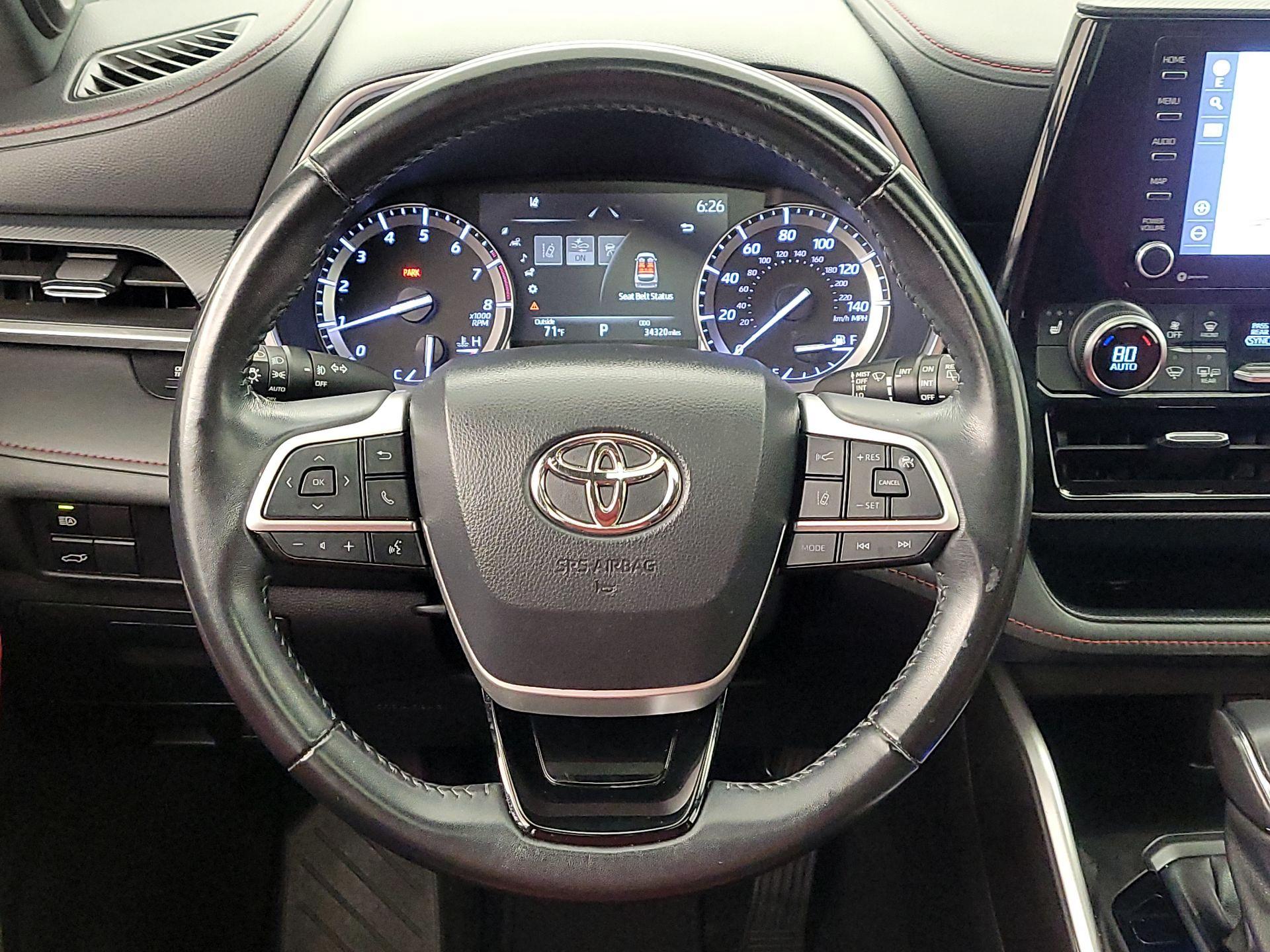 Thumbnail: 2022 Toyota Highlander - 10