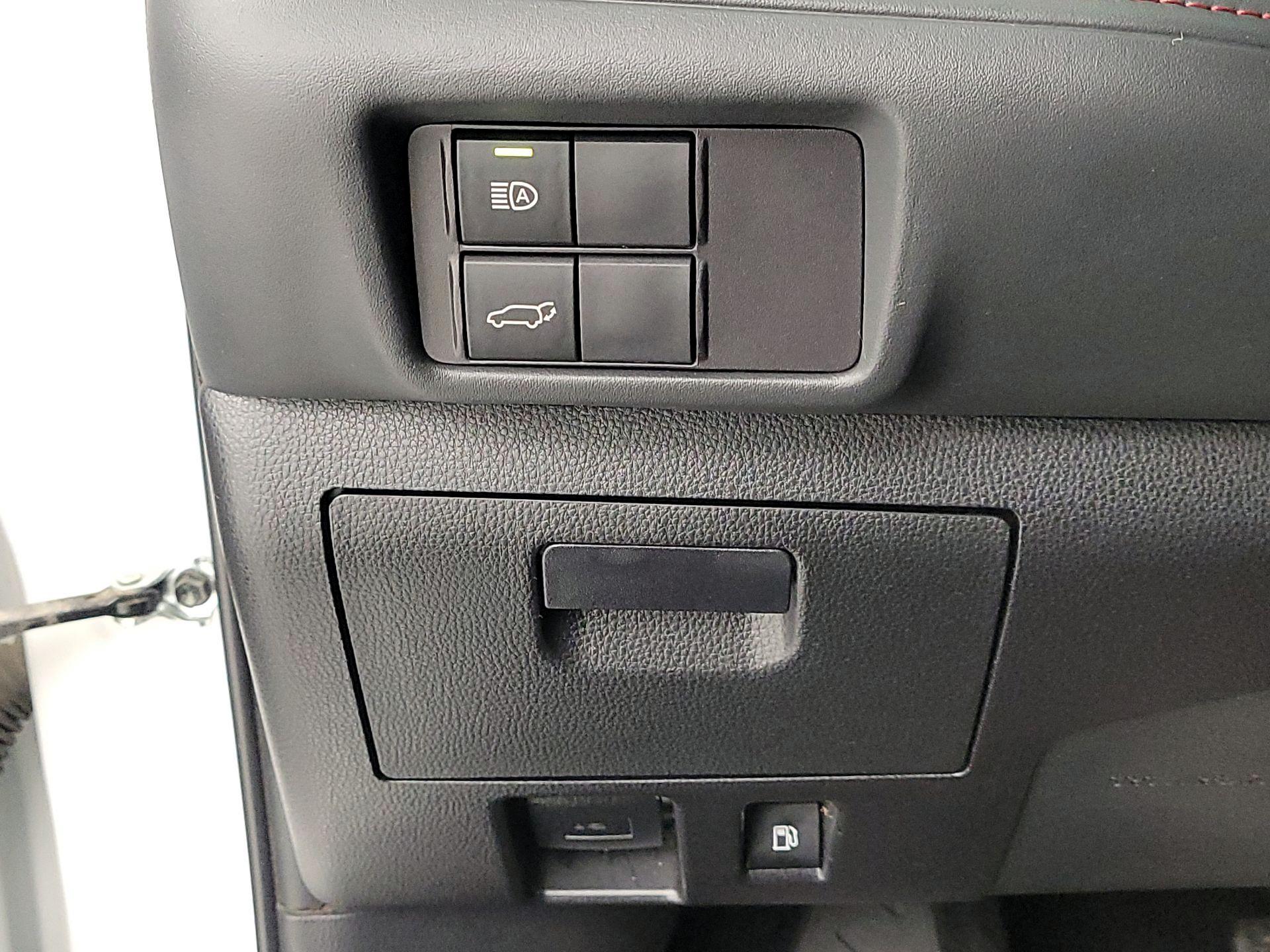 Thumbnail: 2022 Toyota Highlander - 13