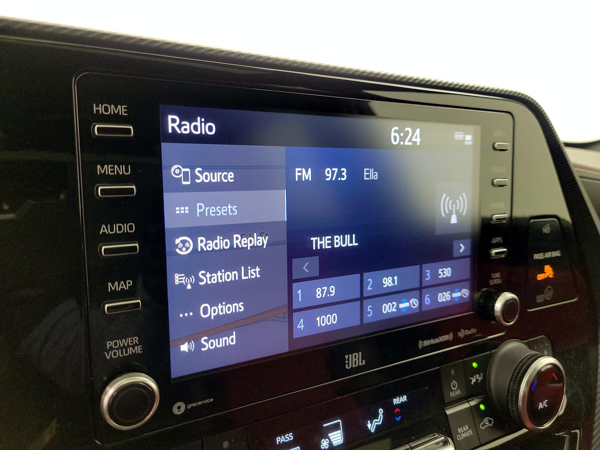 Thumbnail: 2022 Toyota Highlander - 16