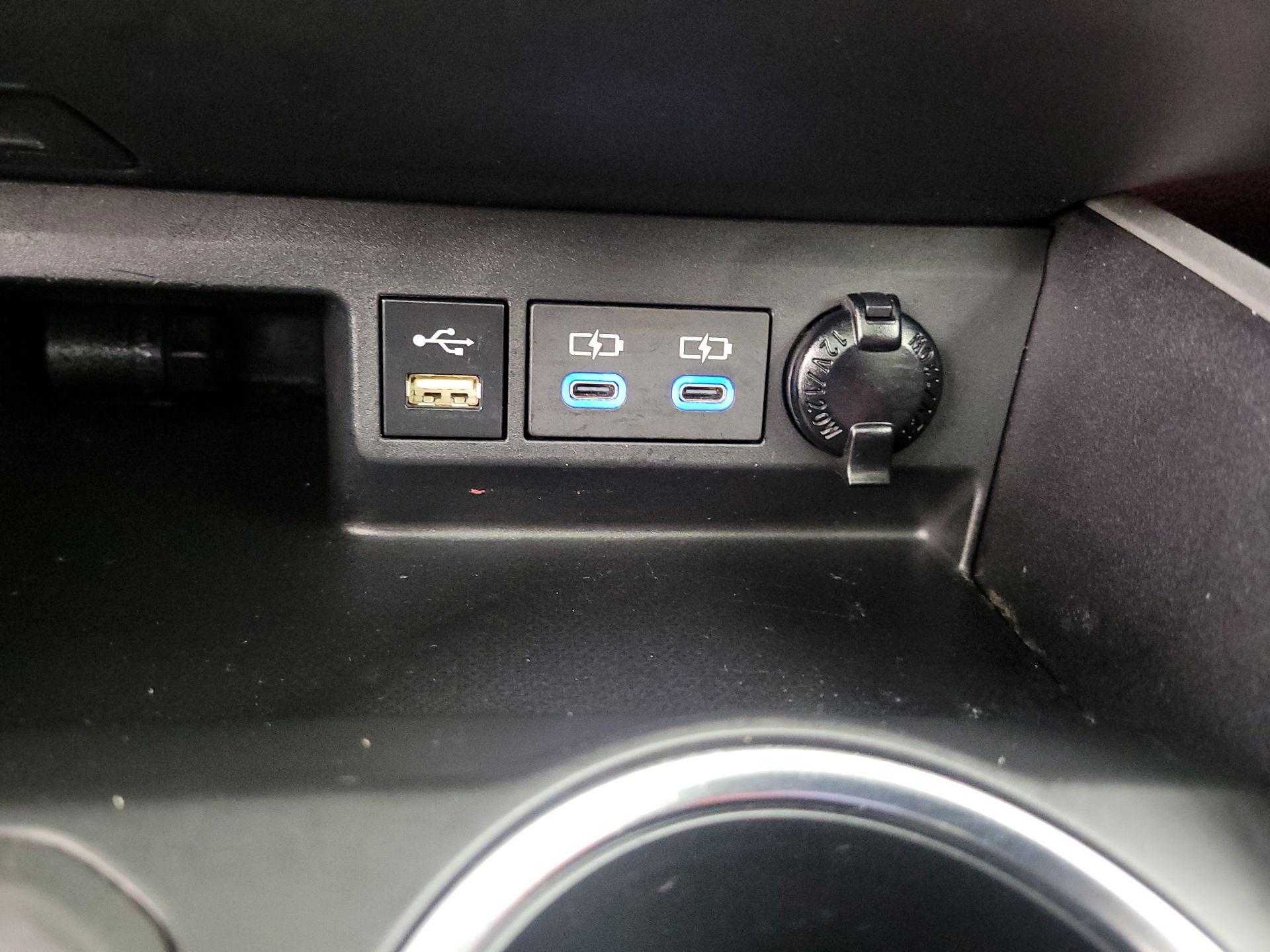 Thumbnail: 2022 Toyota Highlander - 19