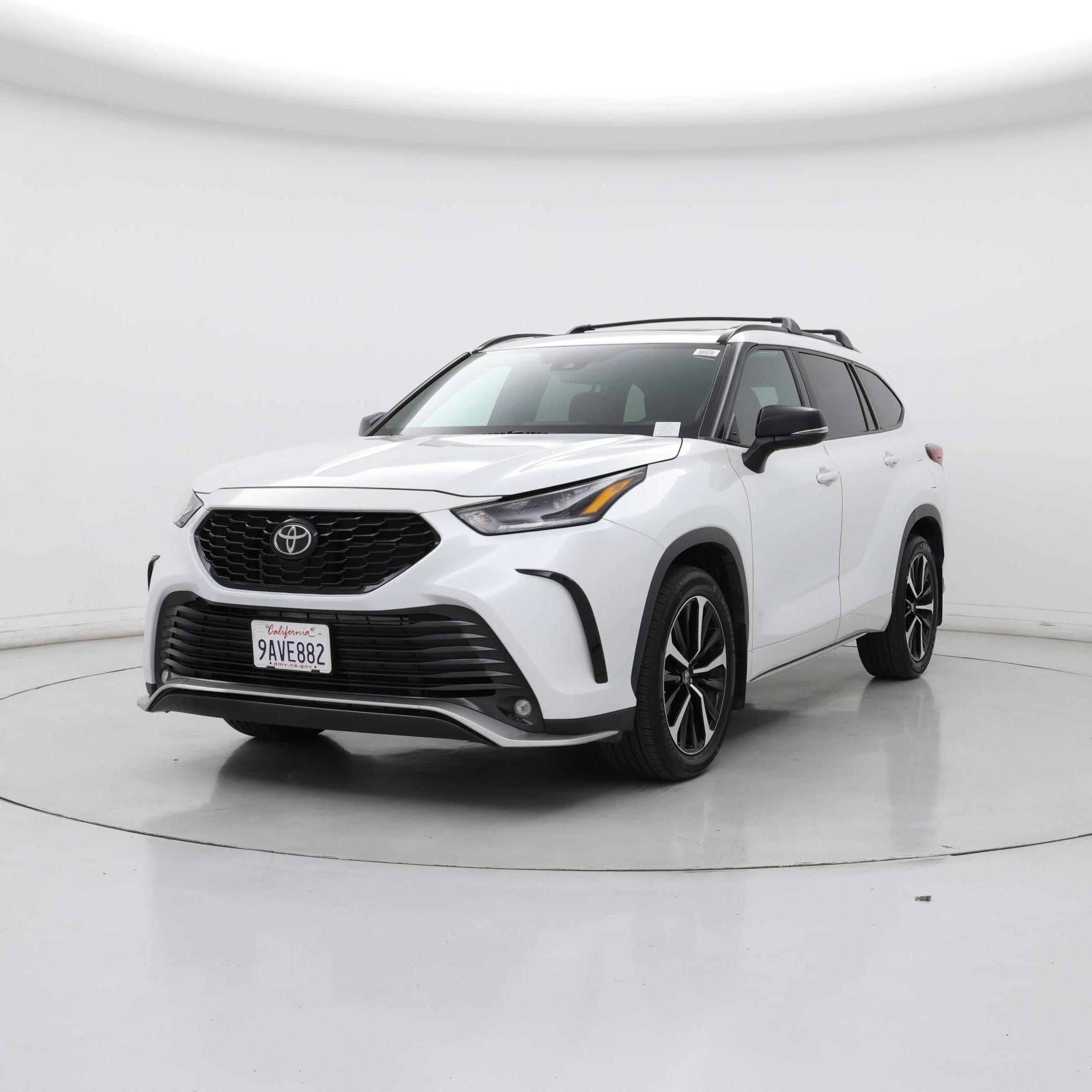 Thumbnail: 2022 Toyota Highlander - 4