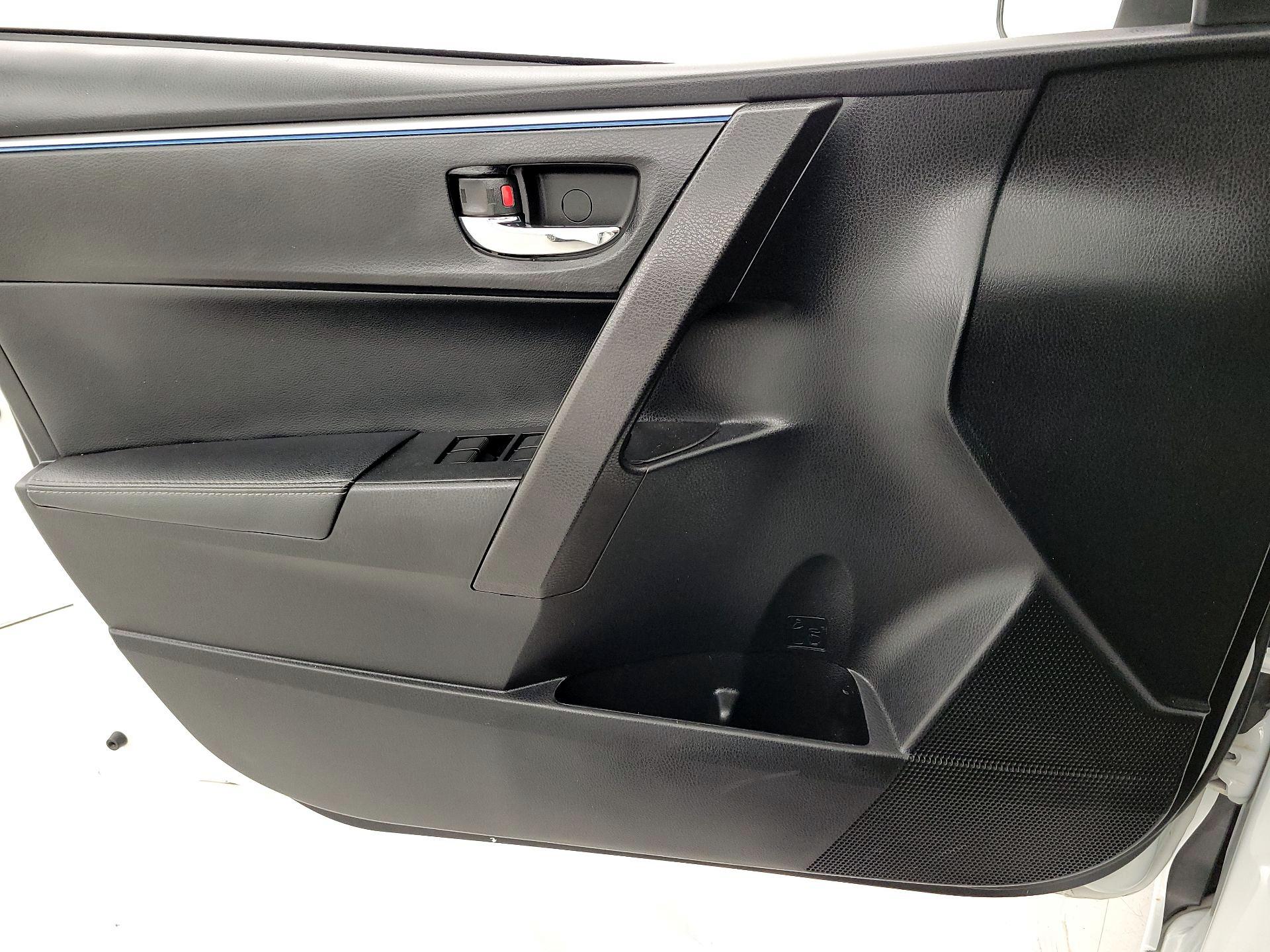 Thumbnail: 2015 Toyota Corolla - 12