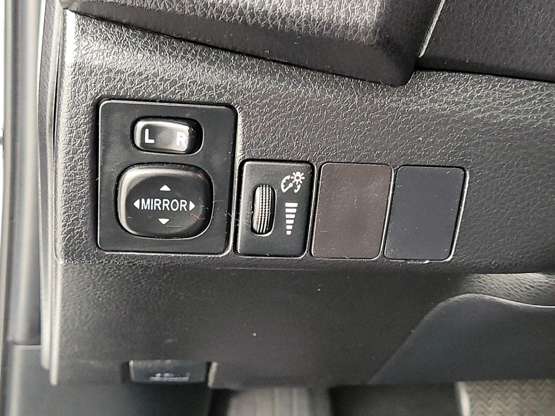 Thumbnail: 2015 Toyota Corolla - 13