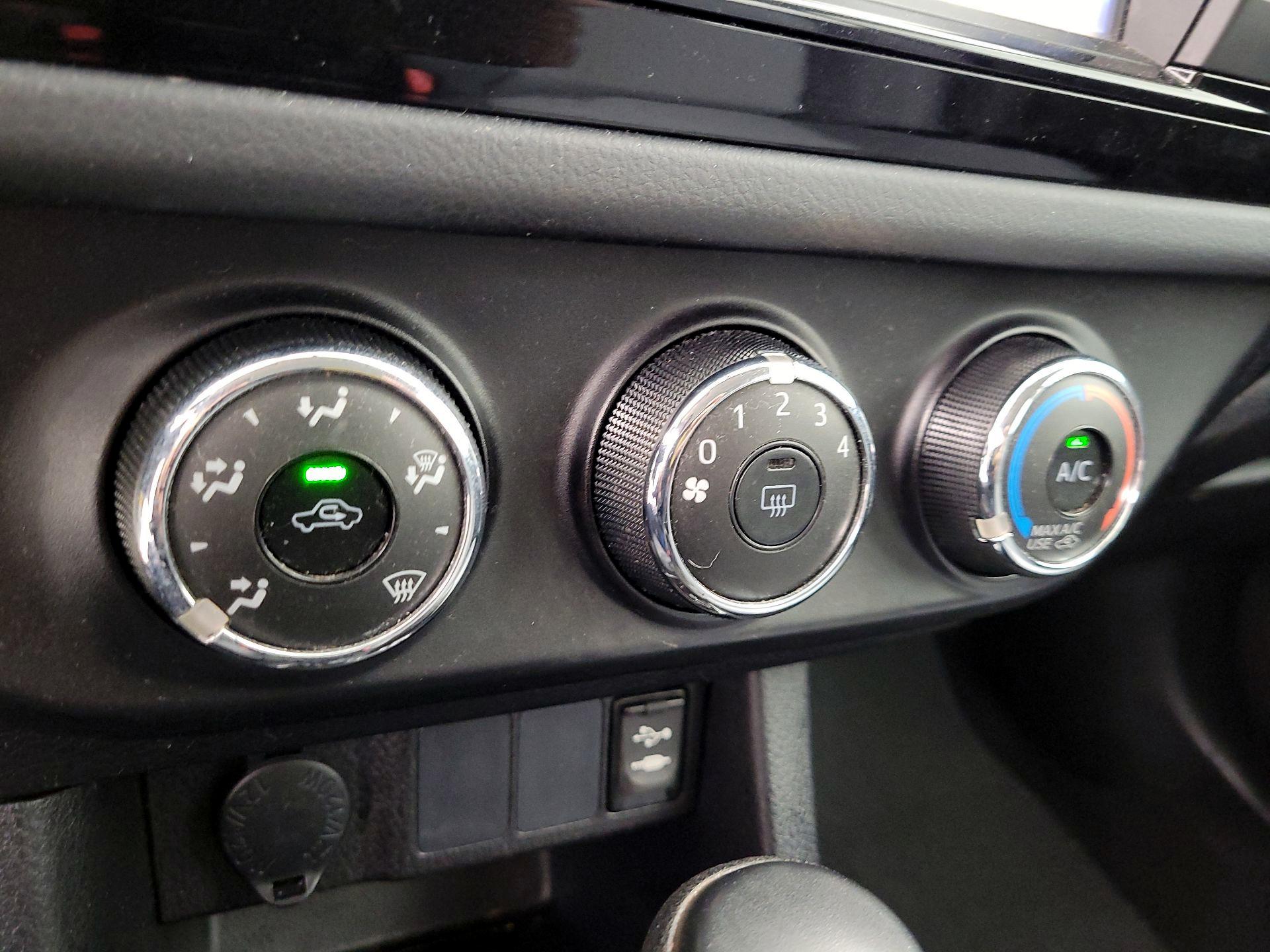 Thumbnail: 2016 Toyota Corolla - 15