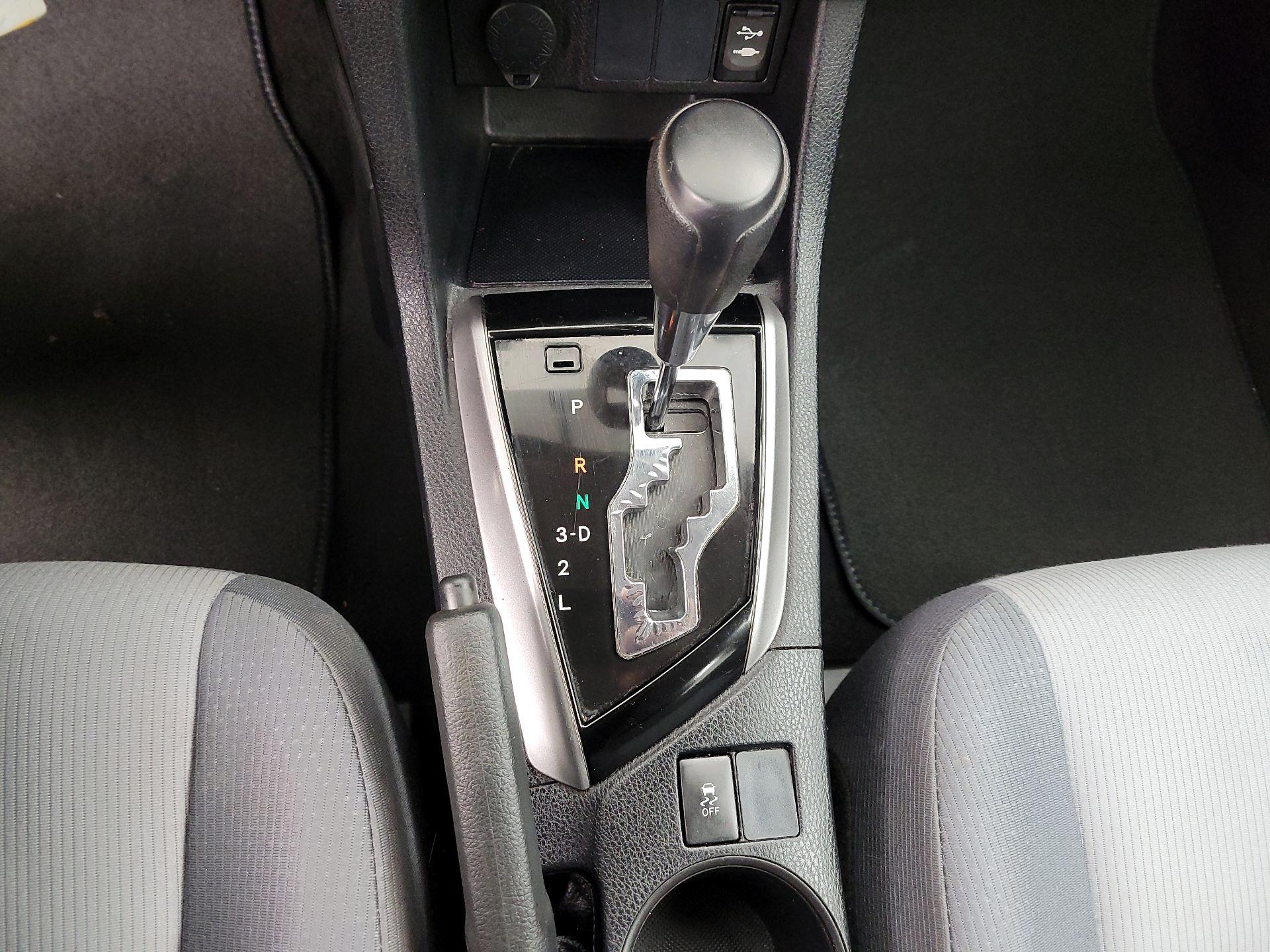 Thumbnail: 2016 Toyota Corolla - 16