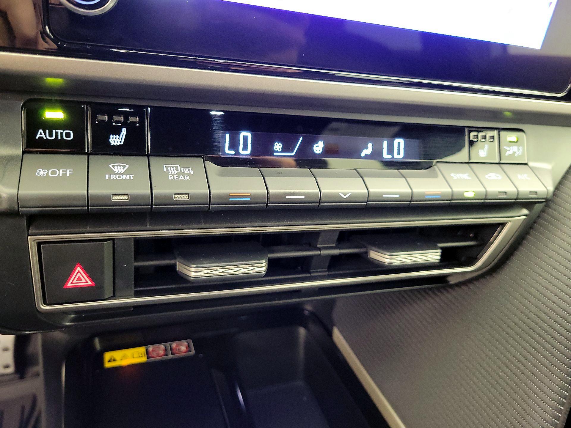 Thumbnail: 2025 Toyota Camry - 16