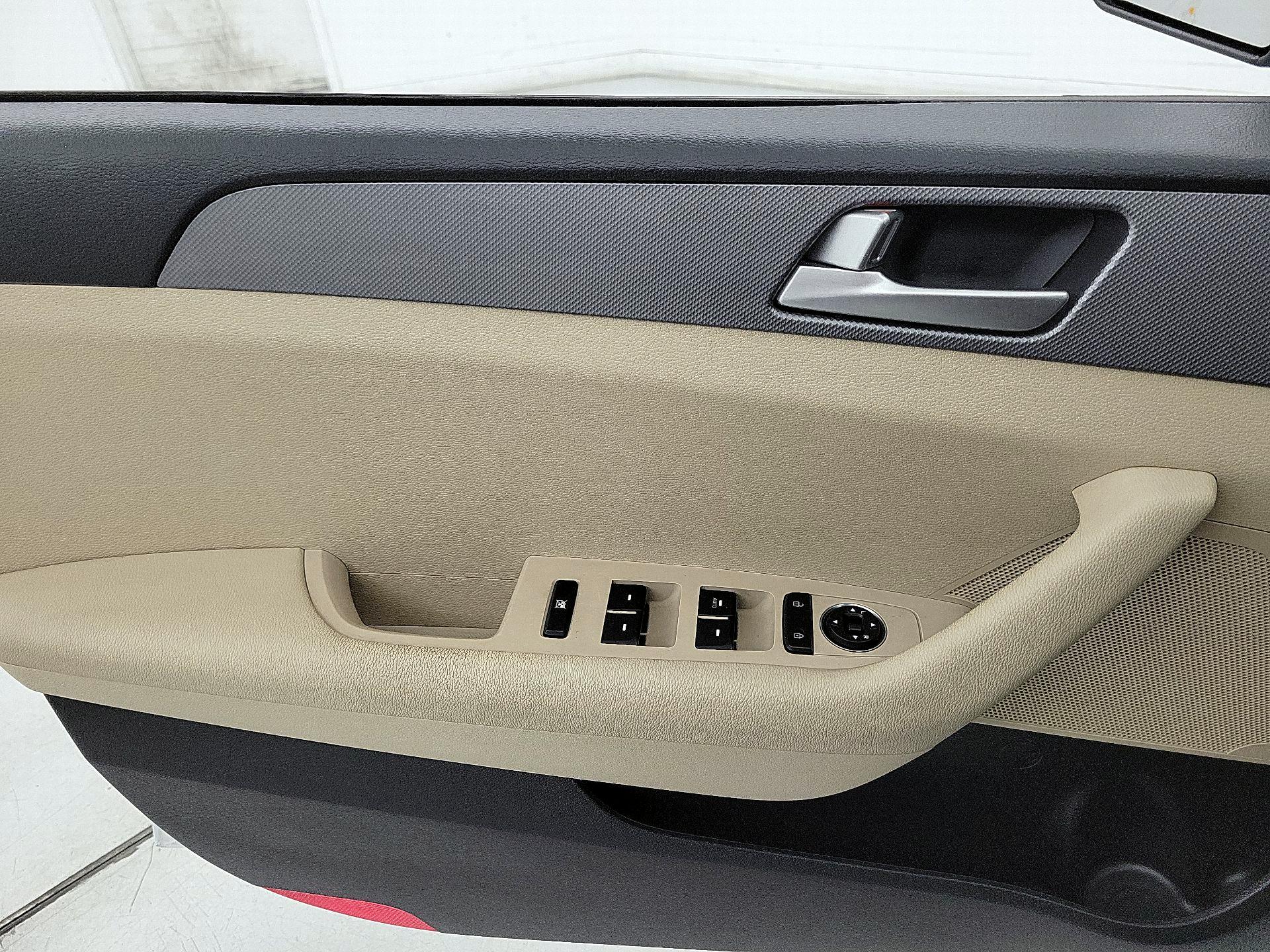 Thumbnail: 2017 Hyundai Sonata - 12