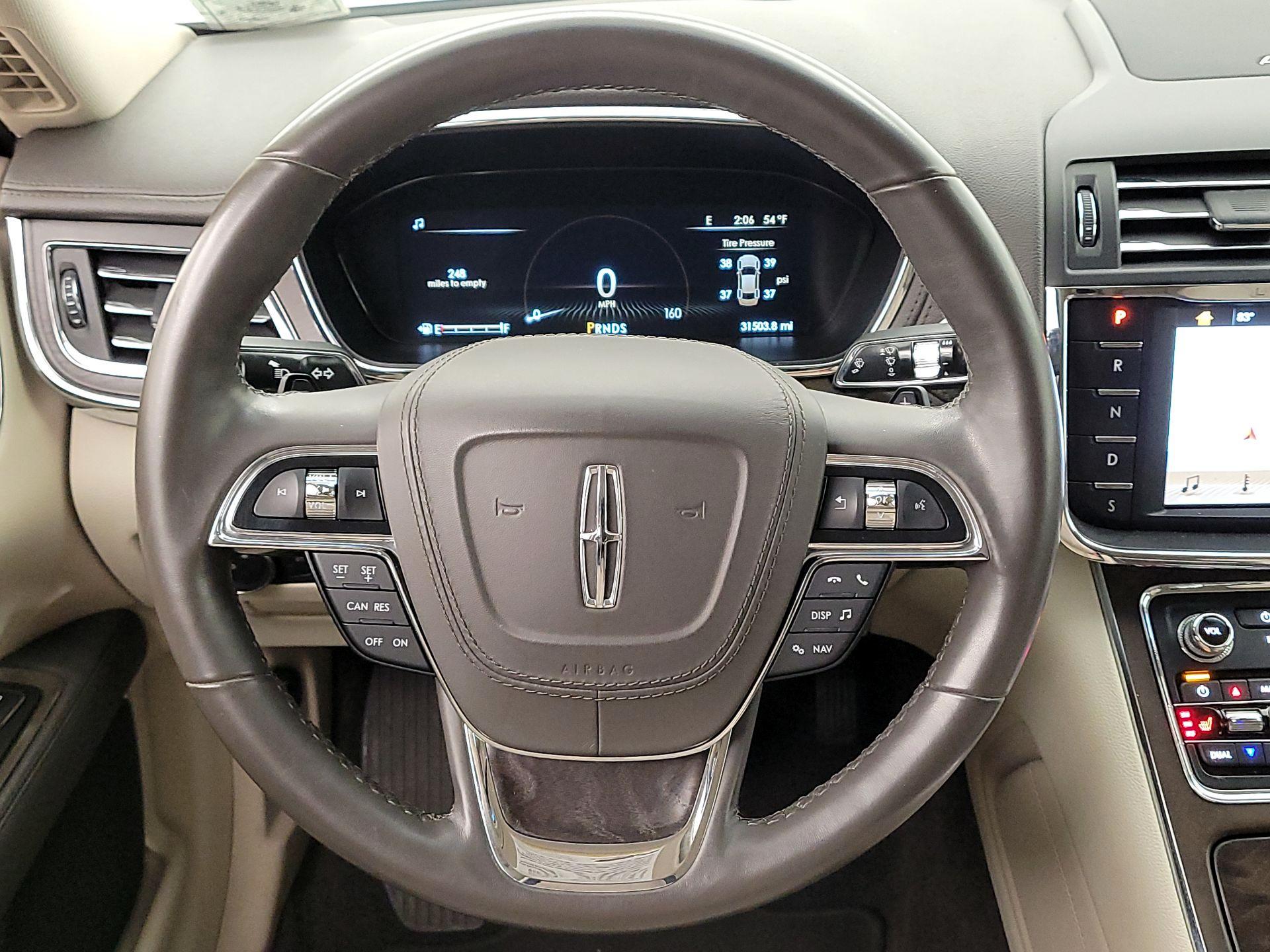 Thumbnail: 2018 Lincoln Continental - 10