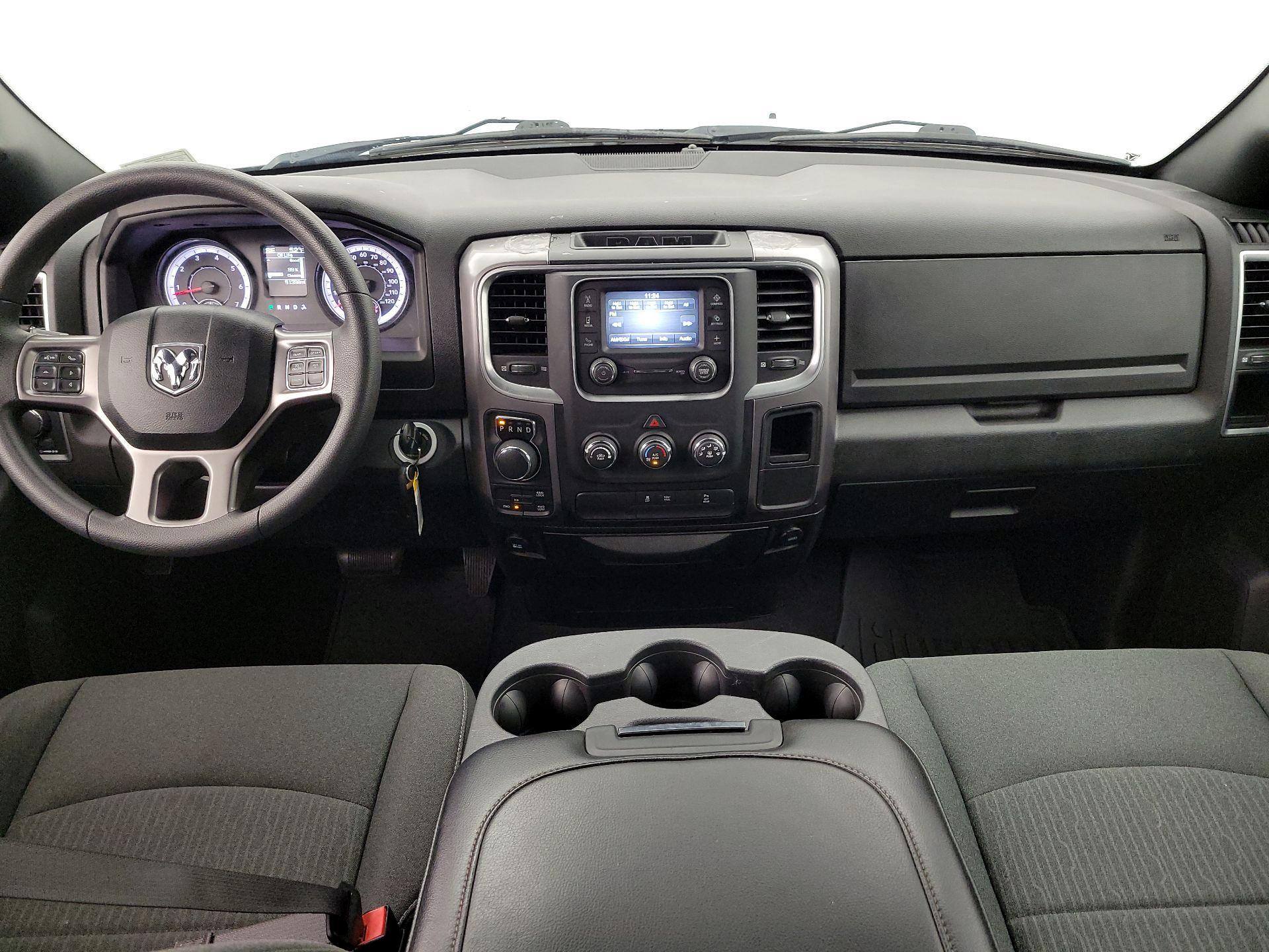 Thumbnail: 2021 RAM 1500 Classic - 9