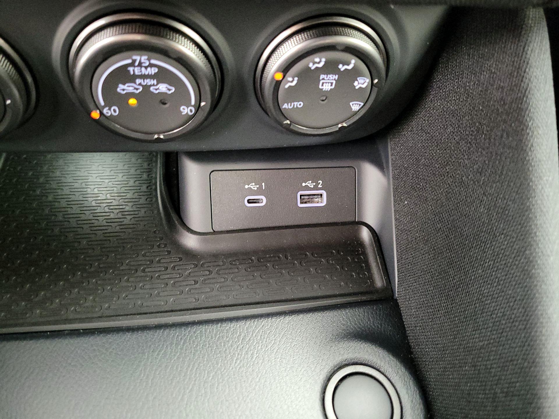 Thumbnail: 2025 Nissan Z - 18