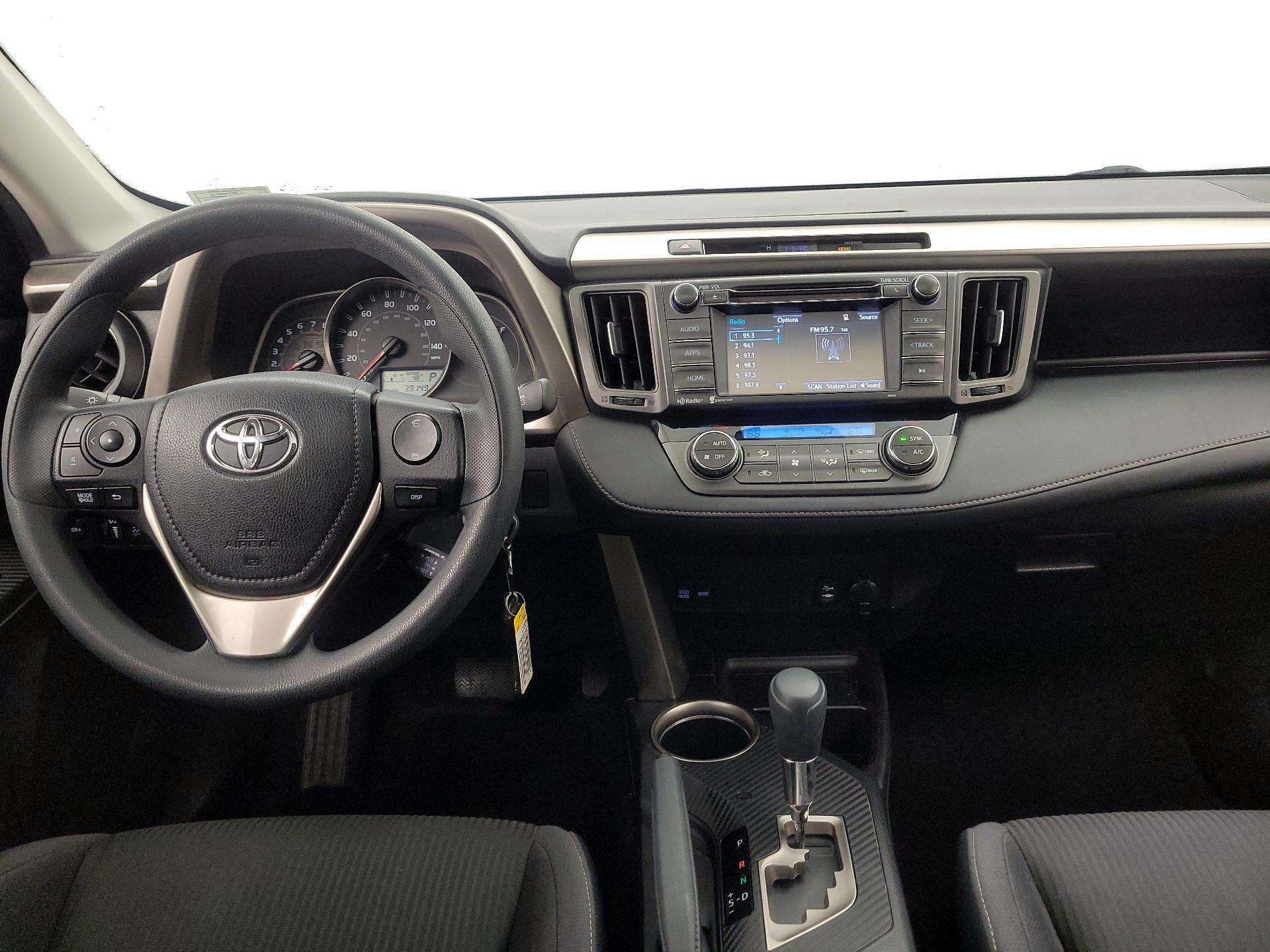 Thumbnail: 2015 Toyota RAV4 - 9
