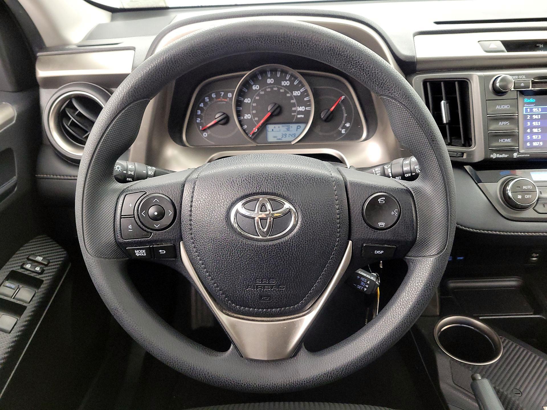 Thumbnail: 2015 Toyota RAV4 - 10