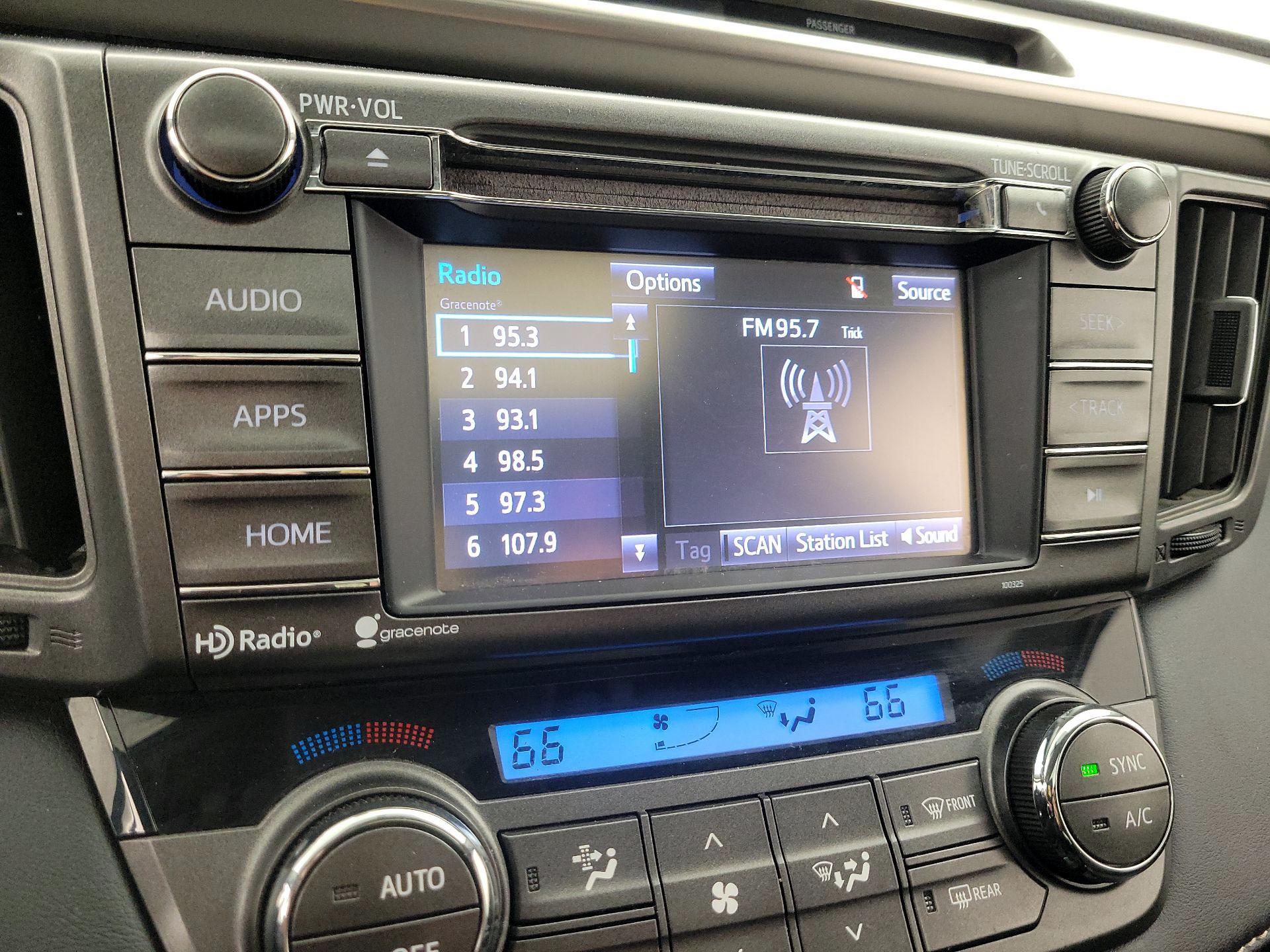 Thumbnail: 2015 Toyota RAV4 - 15