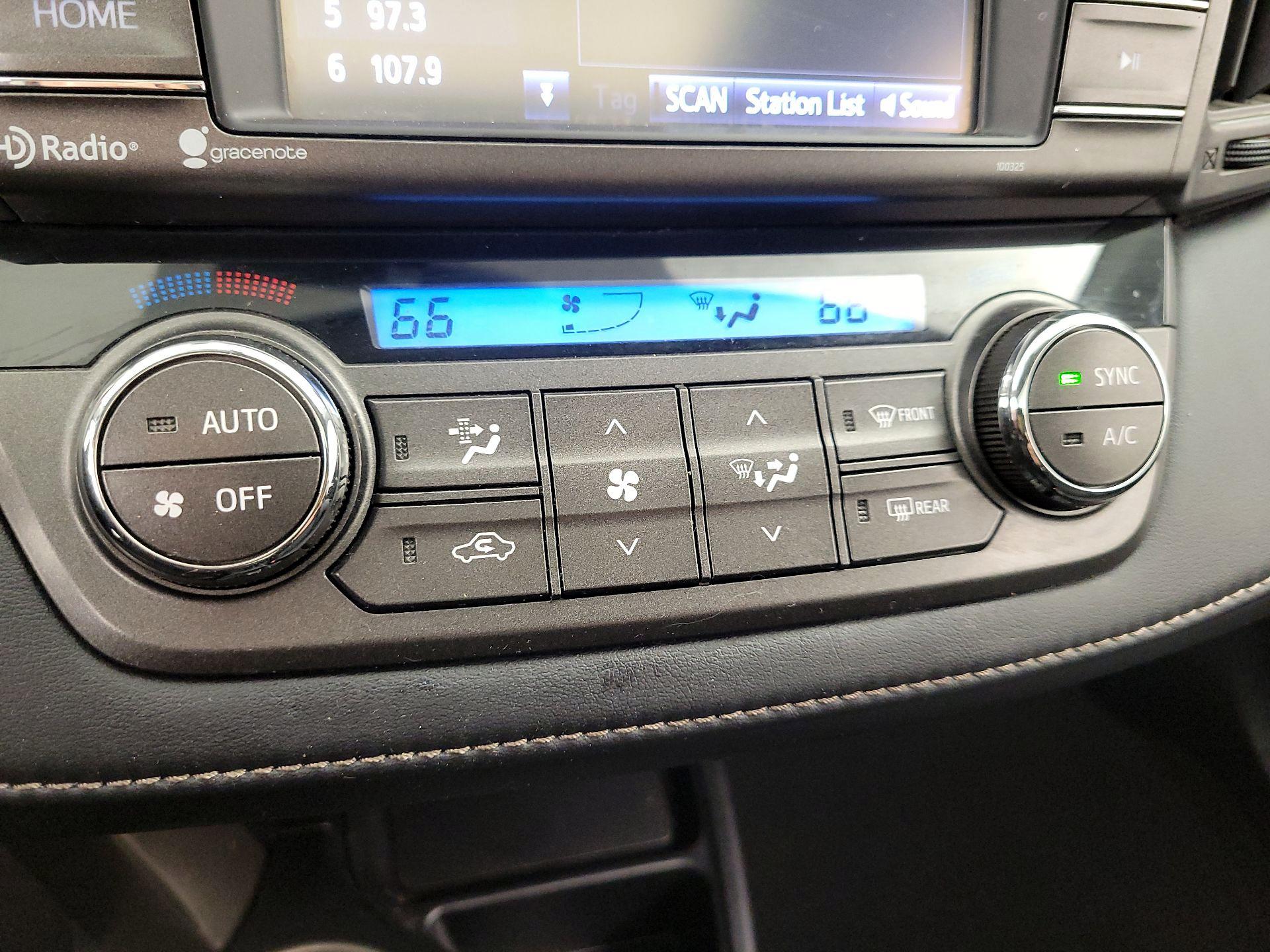 Thumbnail: 2015 Toyota RAV4 - 16