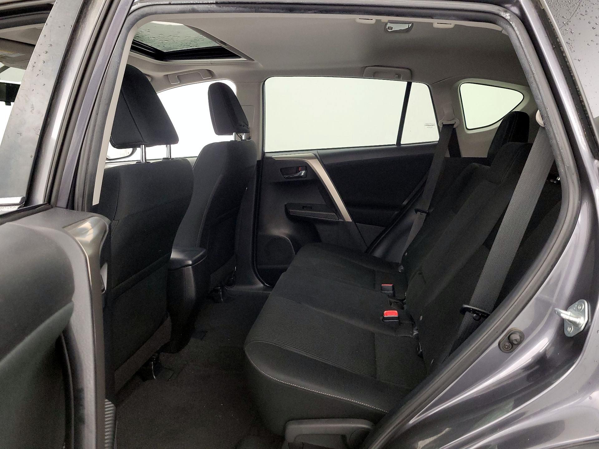 Thumbnail: 2015 Toyota RAV4 - 20