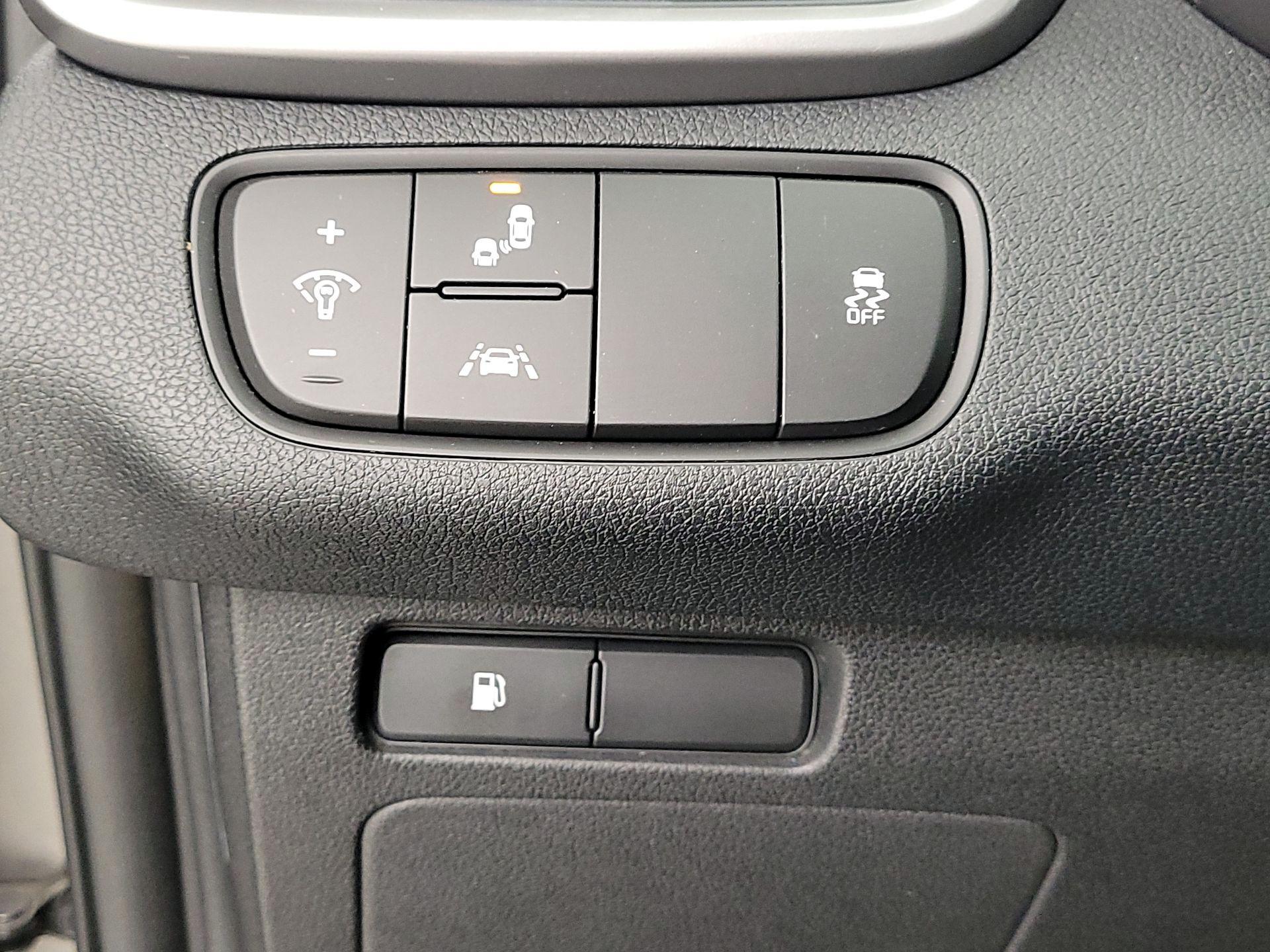 Thumbnail: 2017 Kia Sorento - 13