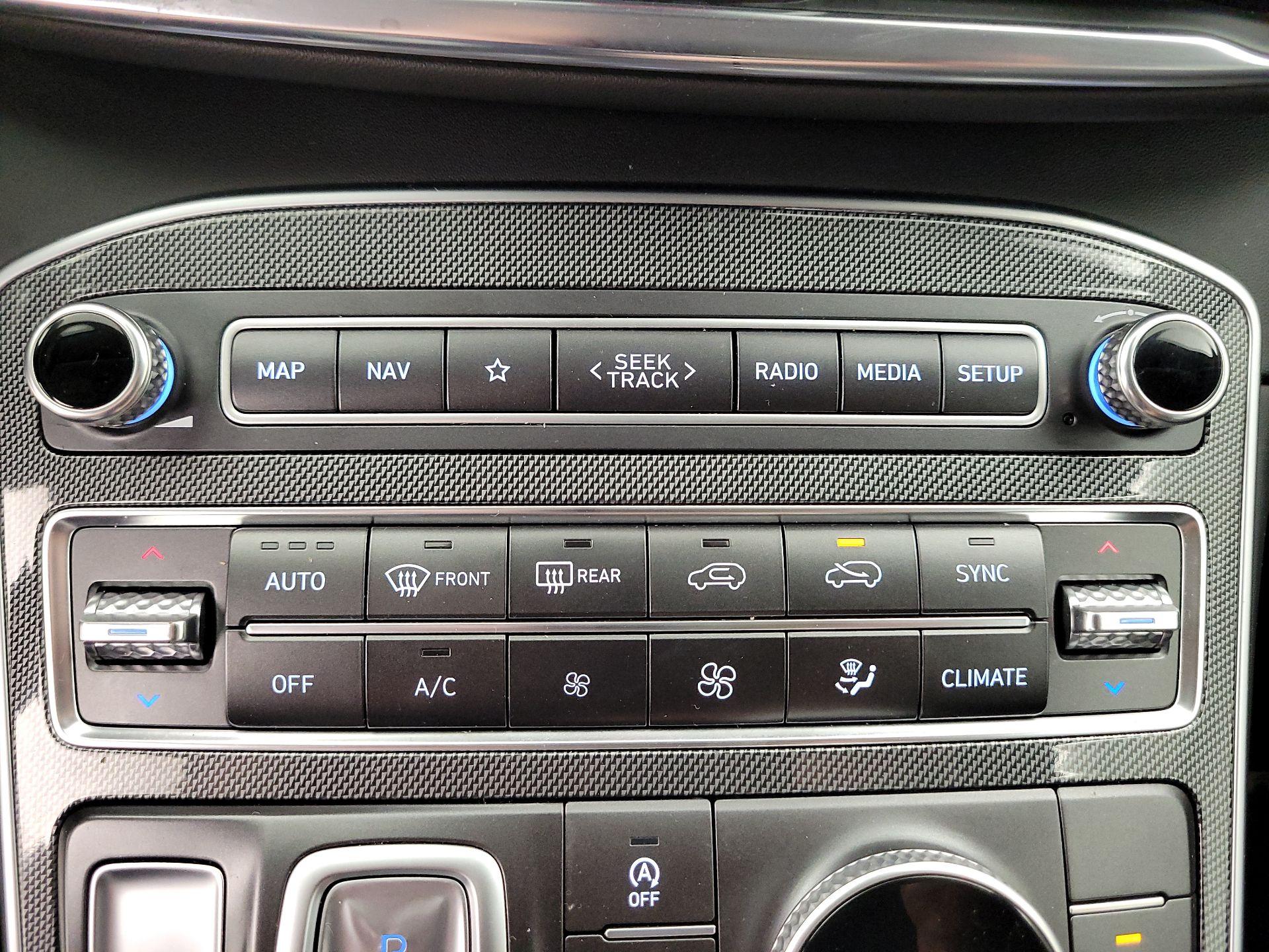 Thumbnail: 2022 Hyundai Santa Fe - 17