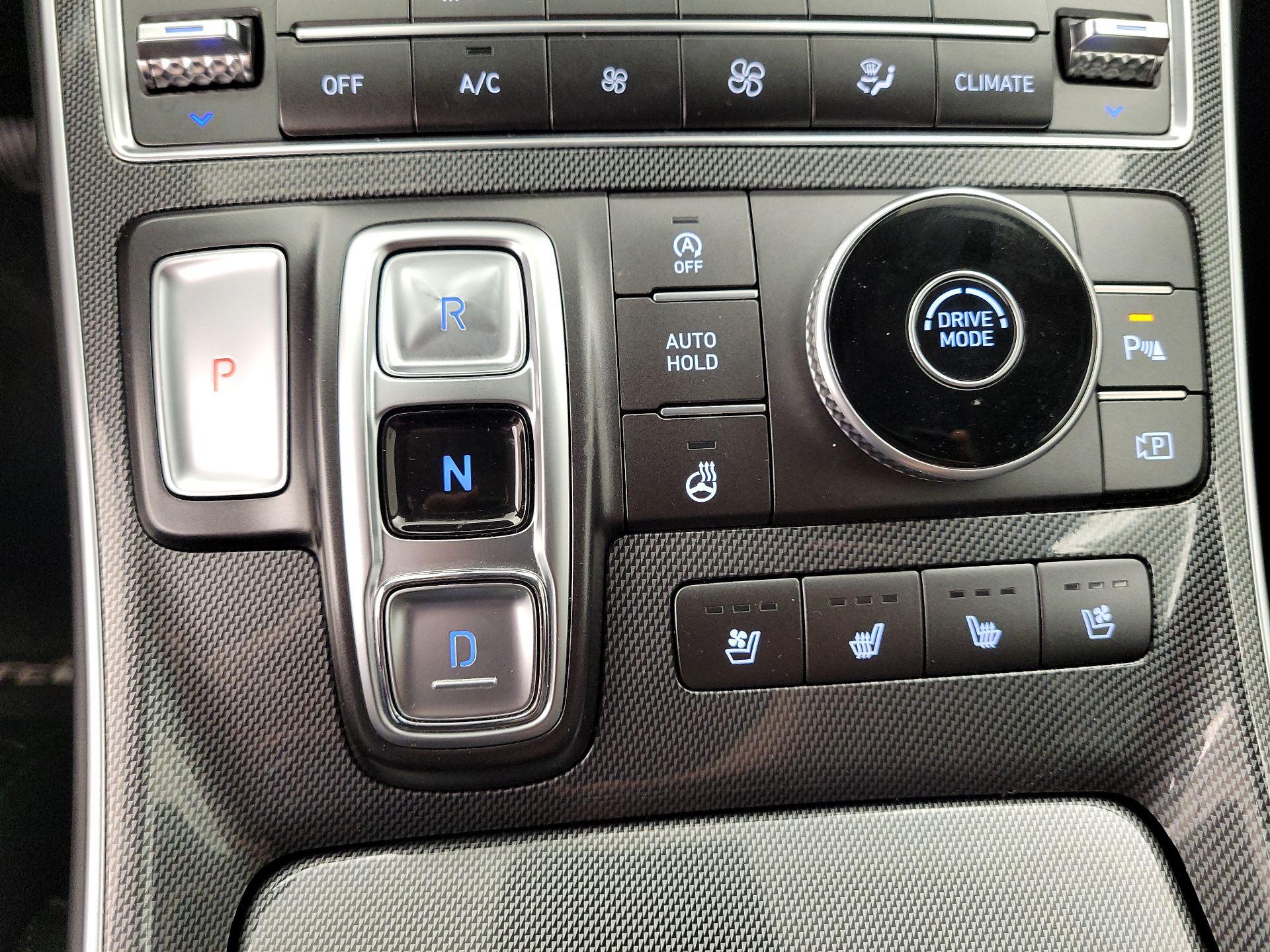 Thumbnail: 2022 Hyundai Santa Fe - 18