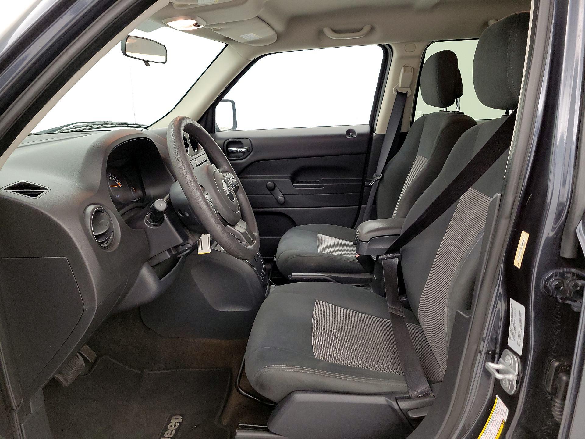 Thumbnail: 2015 Jeep Patriot - 11